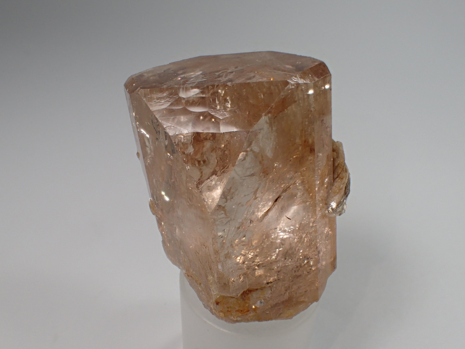 Topaz, Muscovite
55 mm x 40 mm x 40 mm
(Autor: Don Lum)