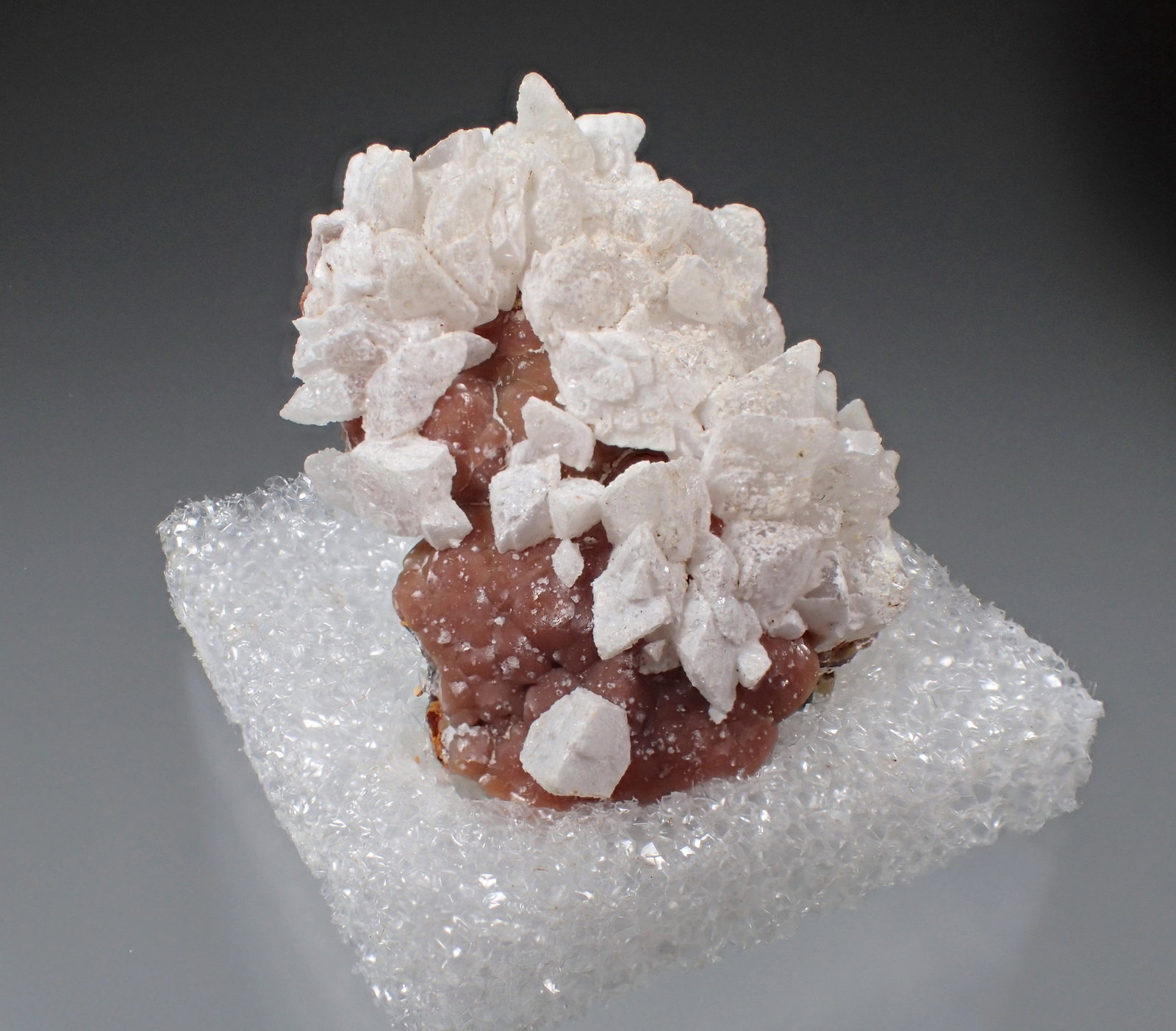 Calcite, Smithsonite, Sphalerite
32mm x 28mm x 30mm
(Autor: Don Lum)