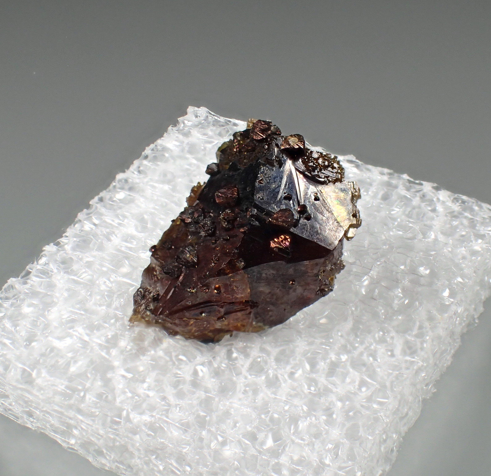 Chalcopyrite, Sphalerite
20mm x 17mm x 11mm
(Autor: Don Lum)