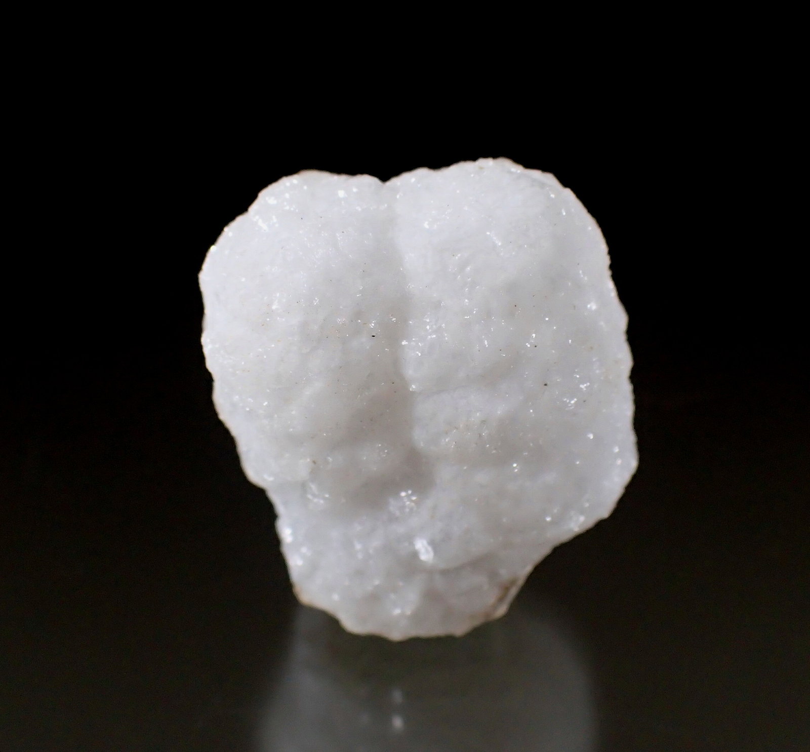 Calcite
32mm x 26mm x 20mm
(Autor: Don Lum)