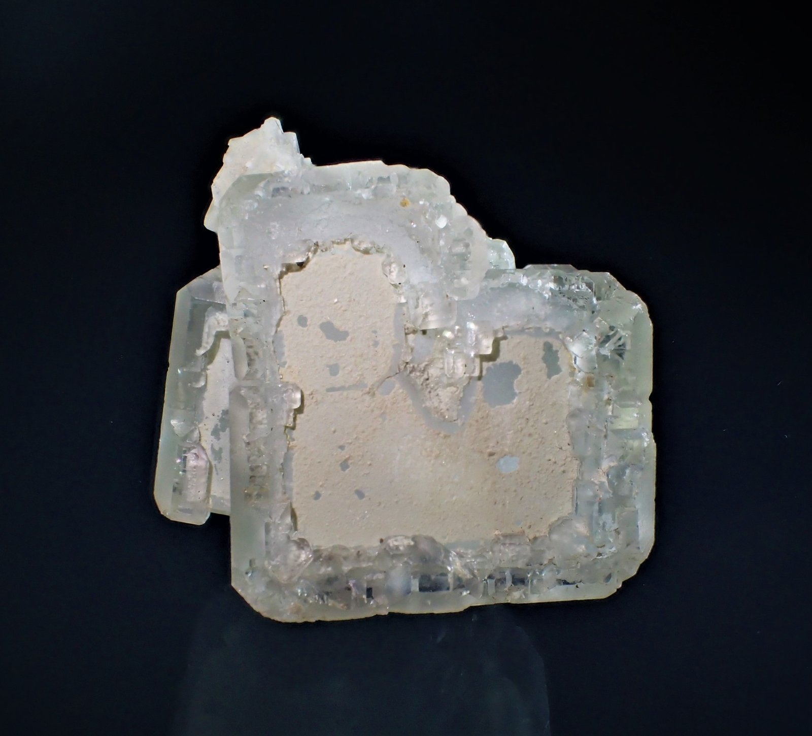 Fluorite
37 mm x 28 mm x 28 mm
(Autor: Don Lum)