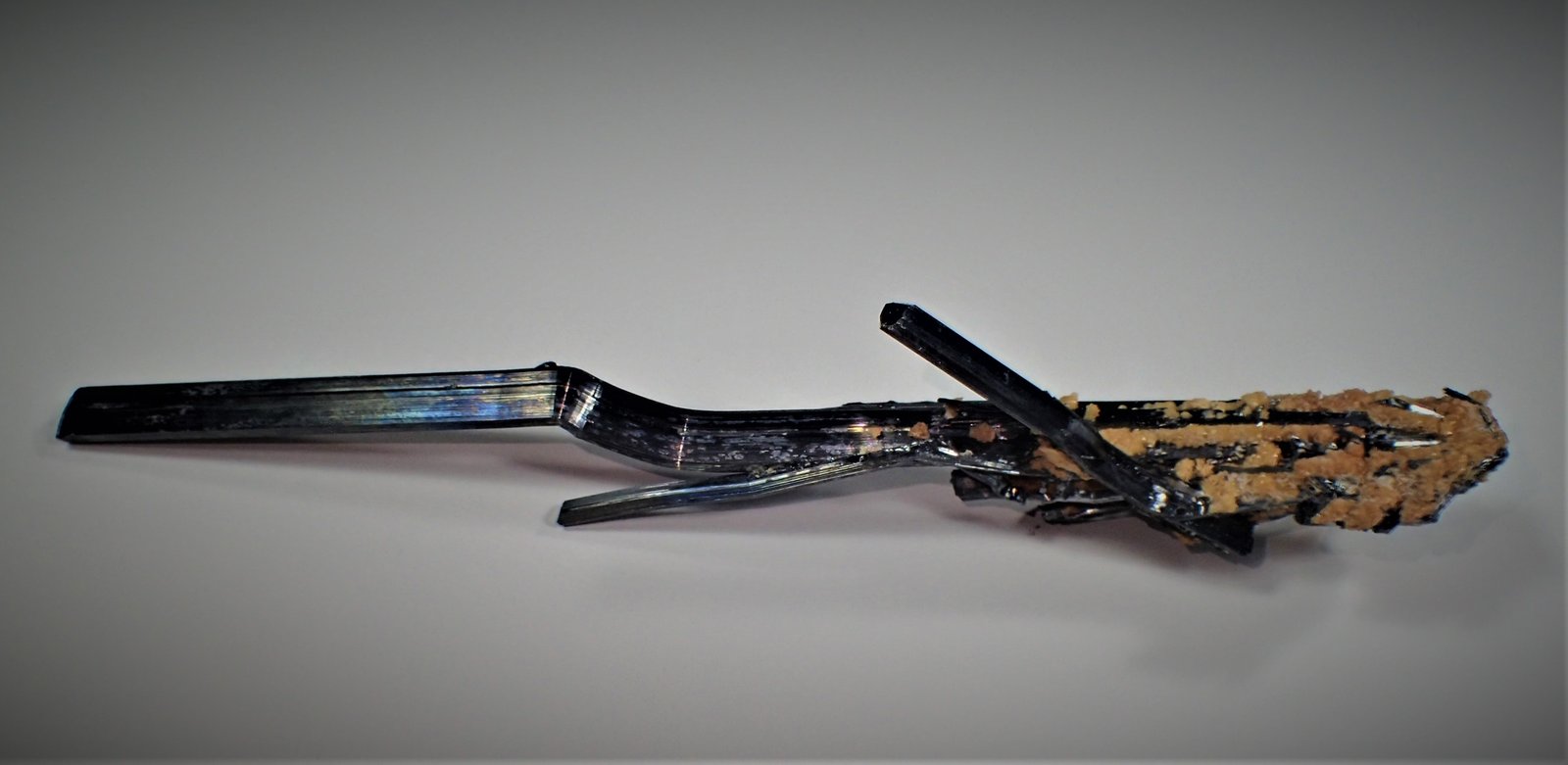 Stibnite
139 mm x 30 mm x 14 mm
(Autor: Don Lum)