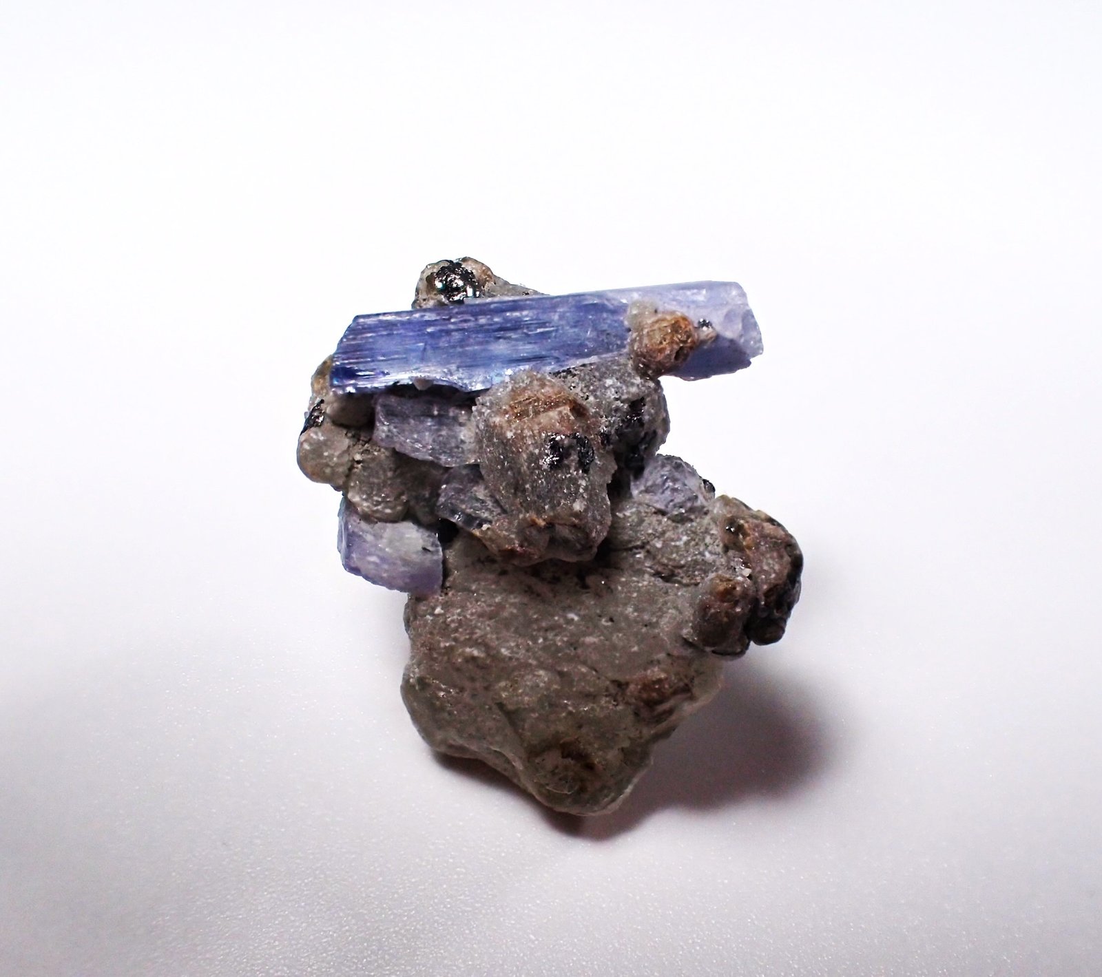 Jeremejevite
21 mm x 21 mm x 11 mm
(Autor: Don Lum)