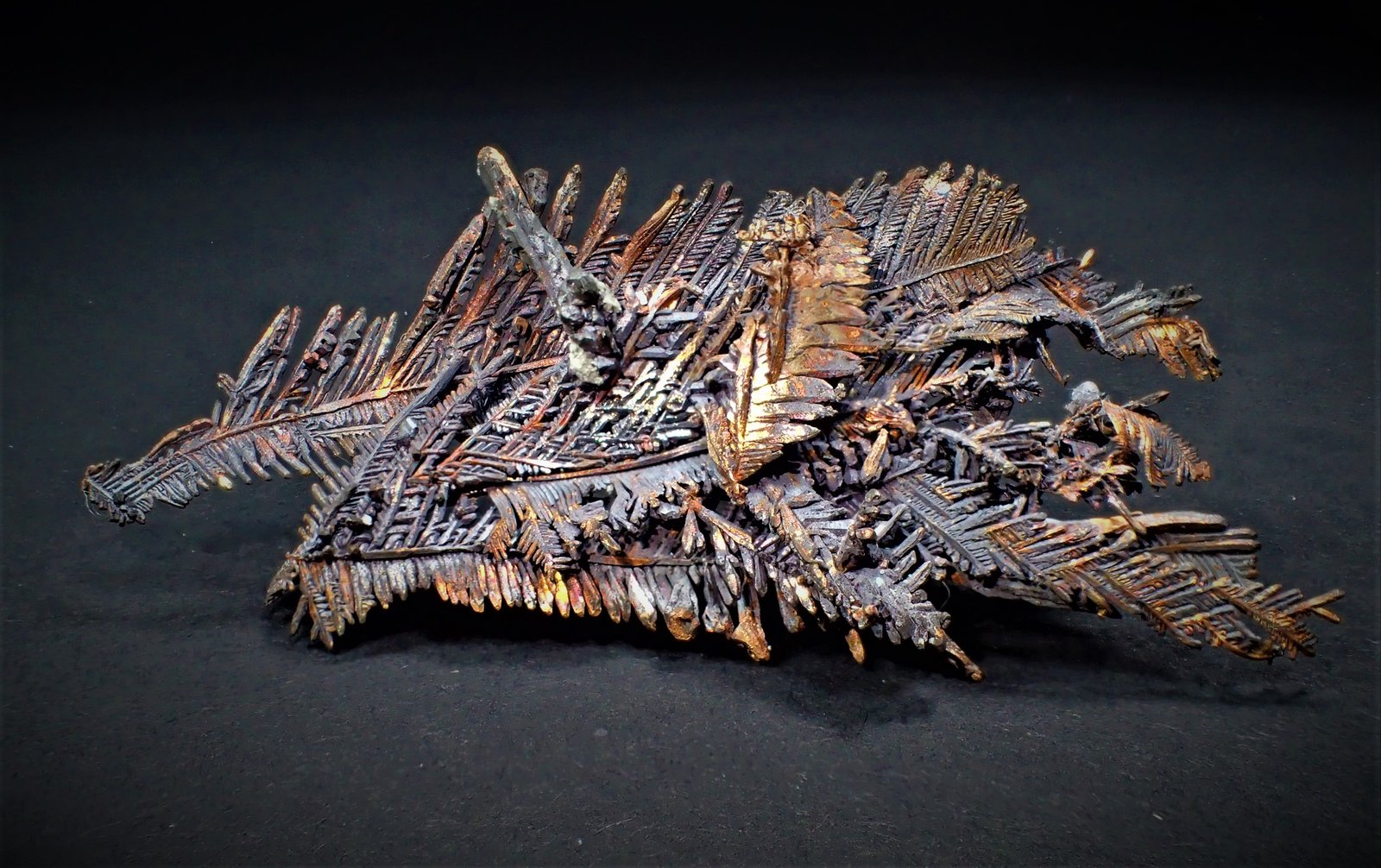 Copper, Cuprite
62 mm x 25 mm 16 mm
(Autor: Don Lum)