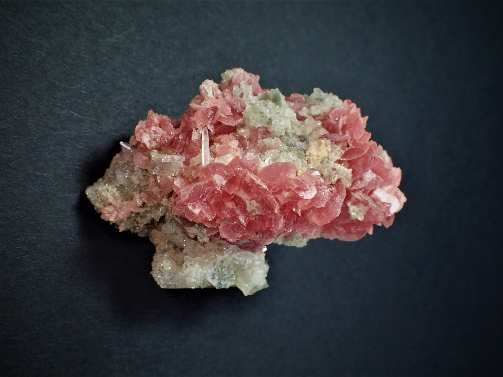 Rhodochrosite
57 mm x 38 mm x 25 mm
(Autor: Don Lum)