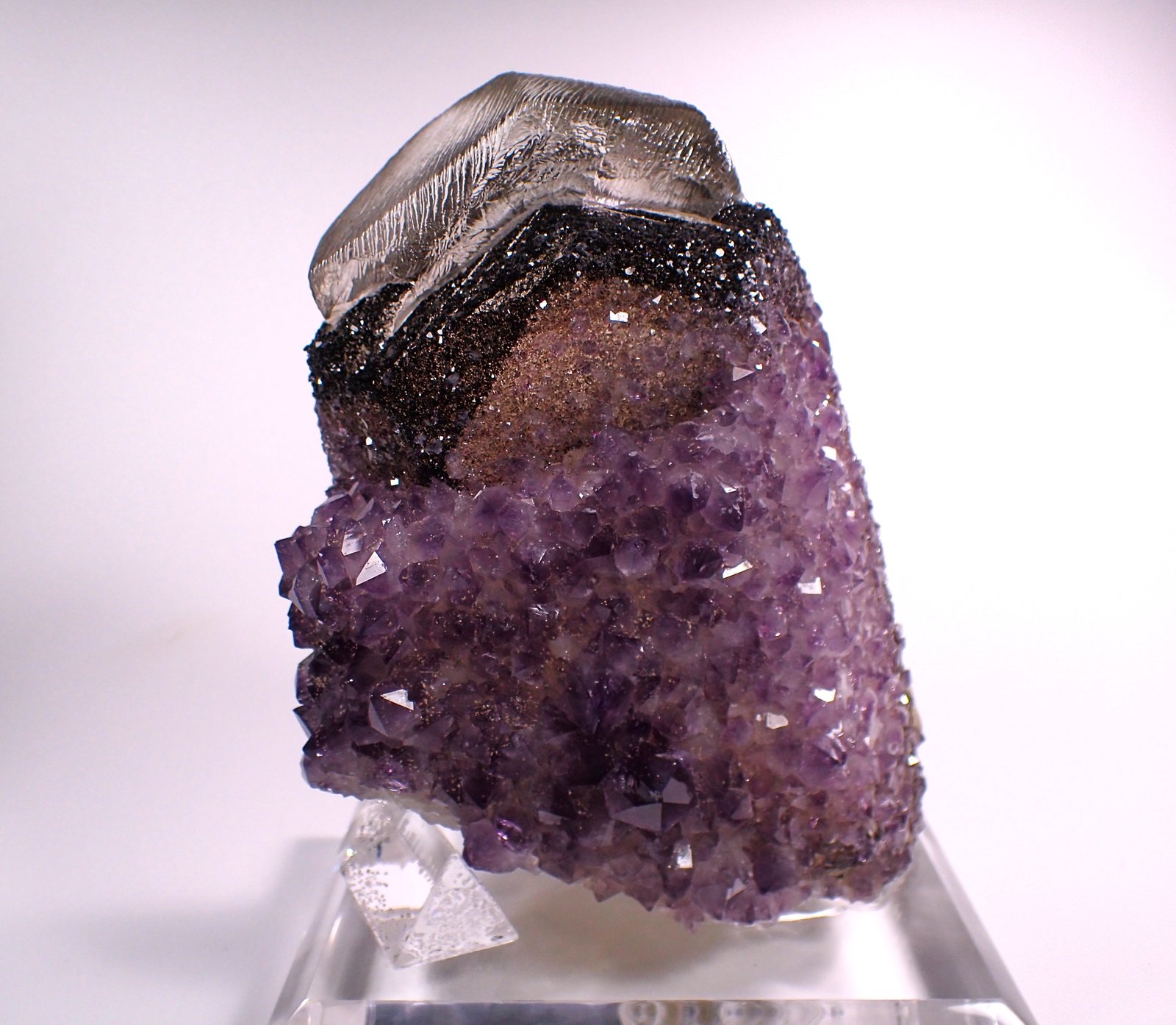 Calcite, Quartz (variety amethyst), Hematite
182 mm x 123 mm x 95 mm
(Autor: Don Lum)