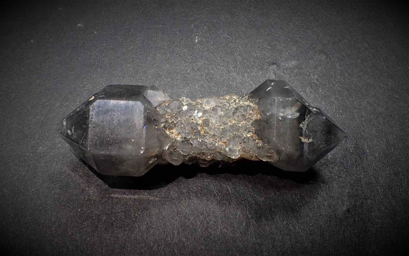 Quartz
39 mm x 15 mm x 13 mm
(Autor: Don Lum)