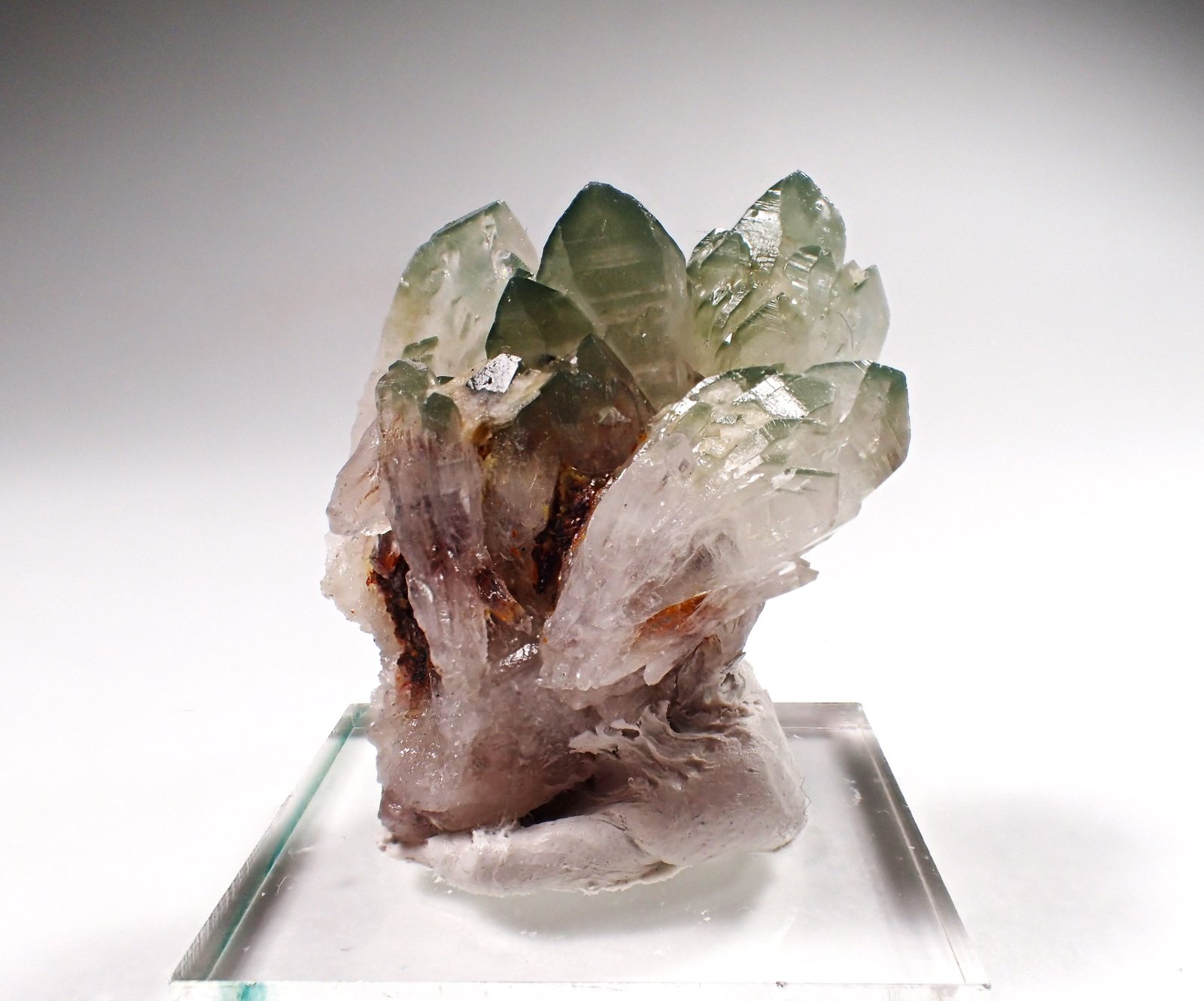 Quartz, Baryte
36 mm  x 30 mm x 27 mm
(Autor: Don Lum)
