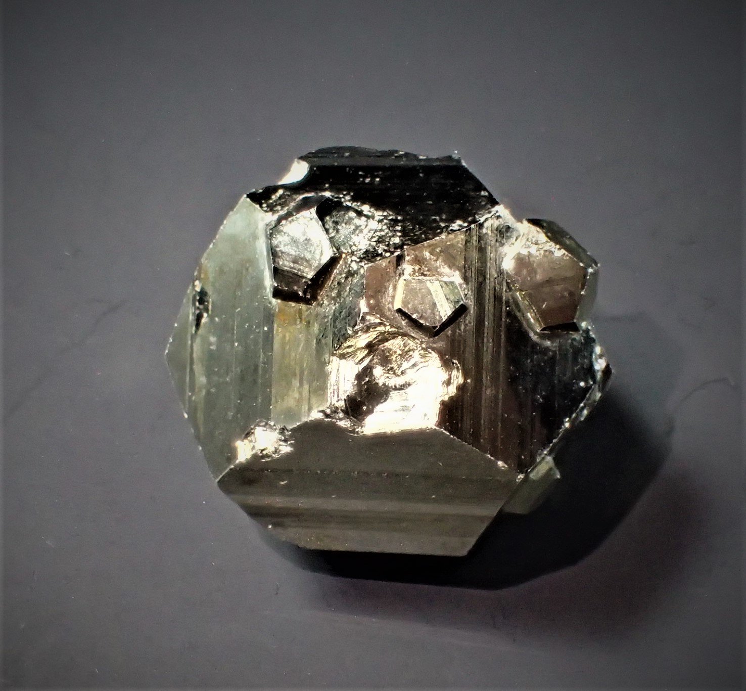 Pyrite
30 mm x 22 mm x 22 mm
(Autor: Don Lum)
