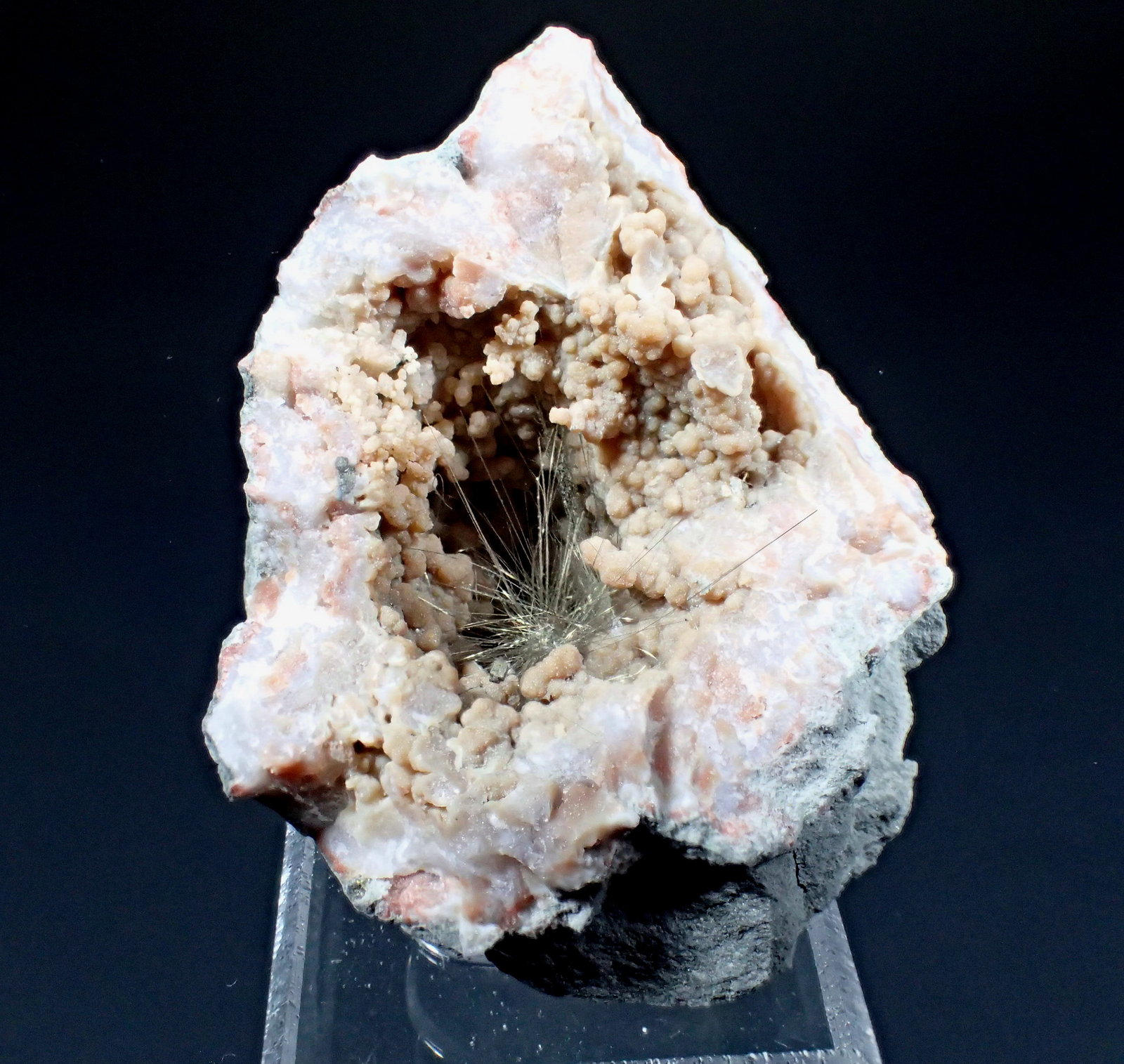 Millerite
42mm x 33mm x  32mm
(Autor: Don Lum)
