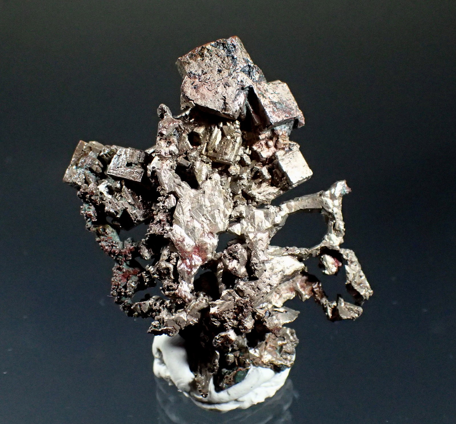 Silver
46mm x 44mm x 9.5mm
(Autor: Don Lum)