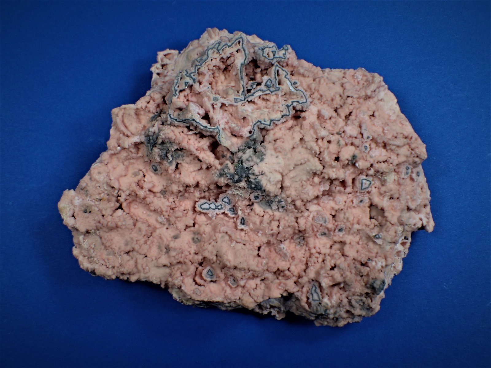 Rhodochrosite
15.2 cm x 11.7 cm x 4.7 cm
(Autor: Don Lum)