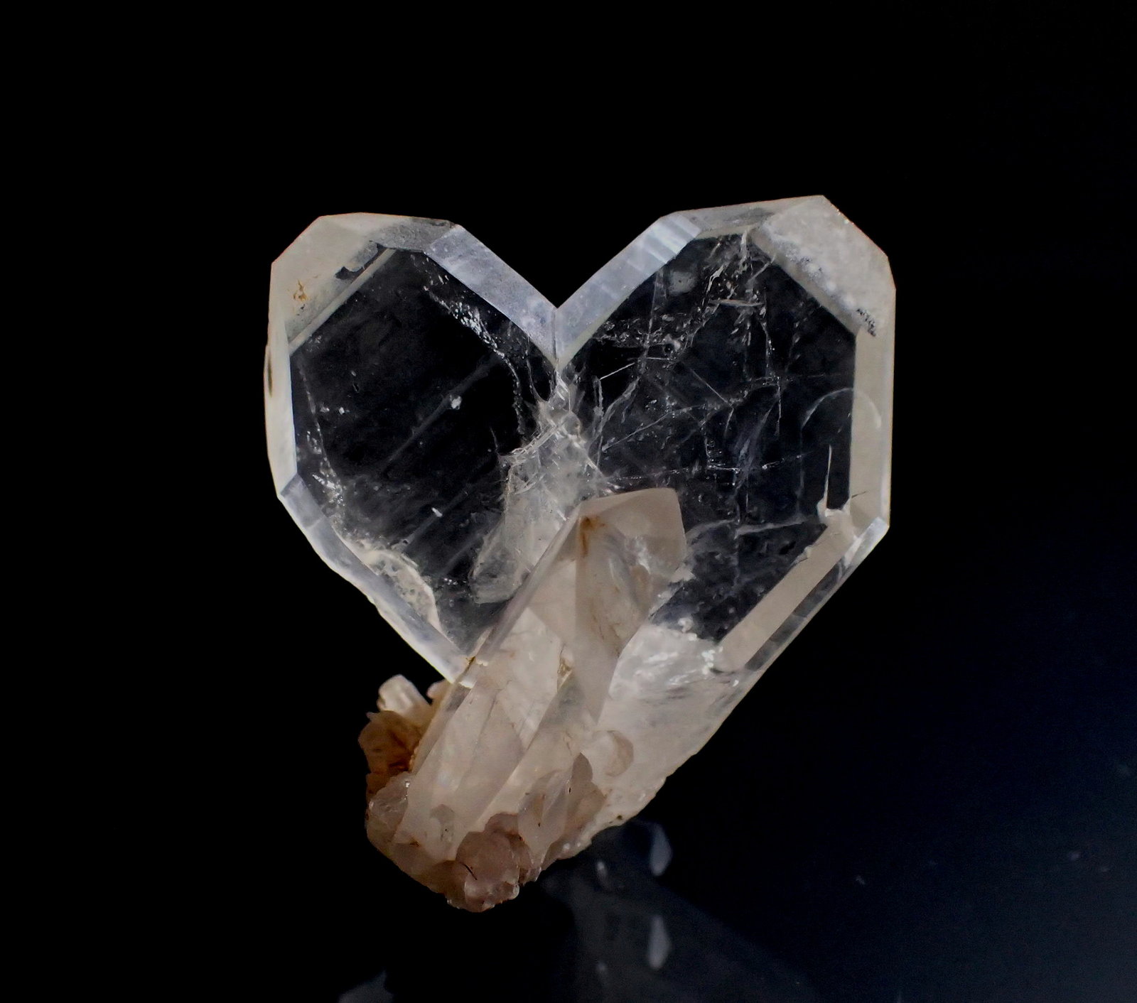 Quartz (Japan law twin)
30mm x 25mm x 18mm
(Autor: Don Lum)