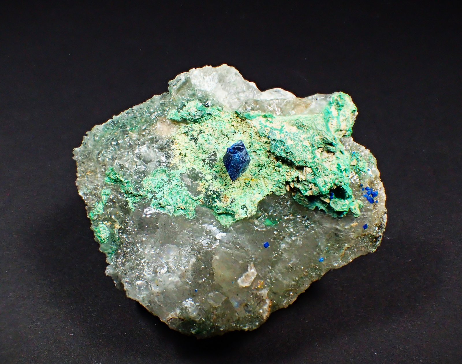 Cumengeite, Gypsum, Paratacamite
58 mm x 58 mm x 25 mm
(Autor: Don Lum)