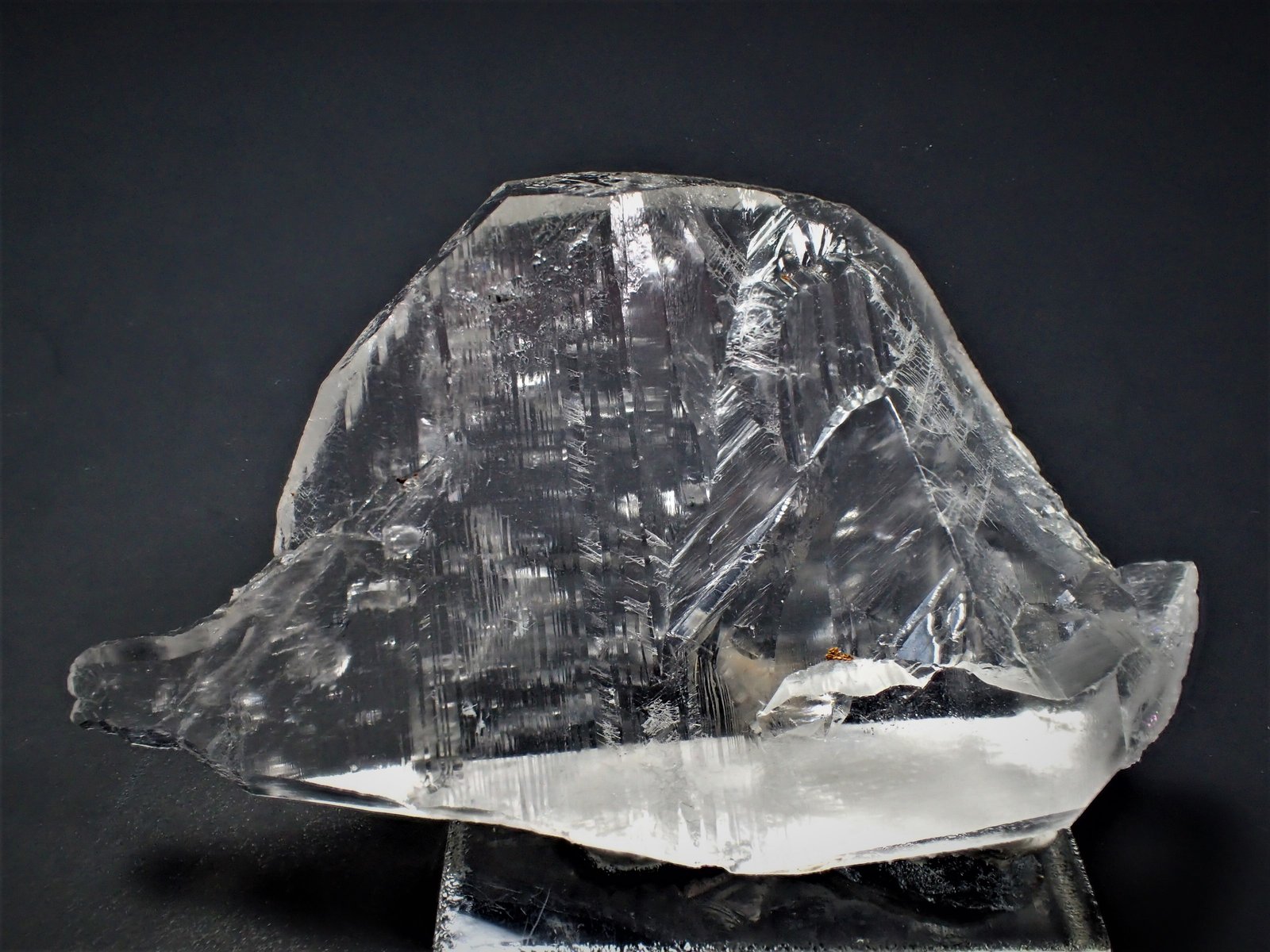 Quartz
58 mm x 34 mm x 12 mm
(Autor: Don Lum)