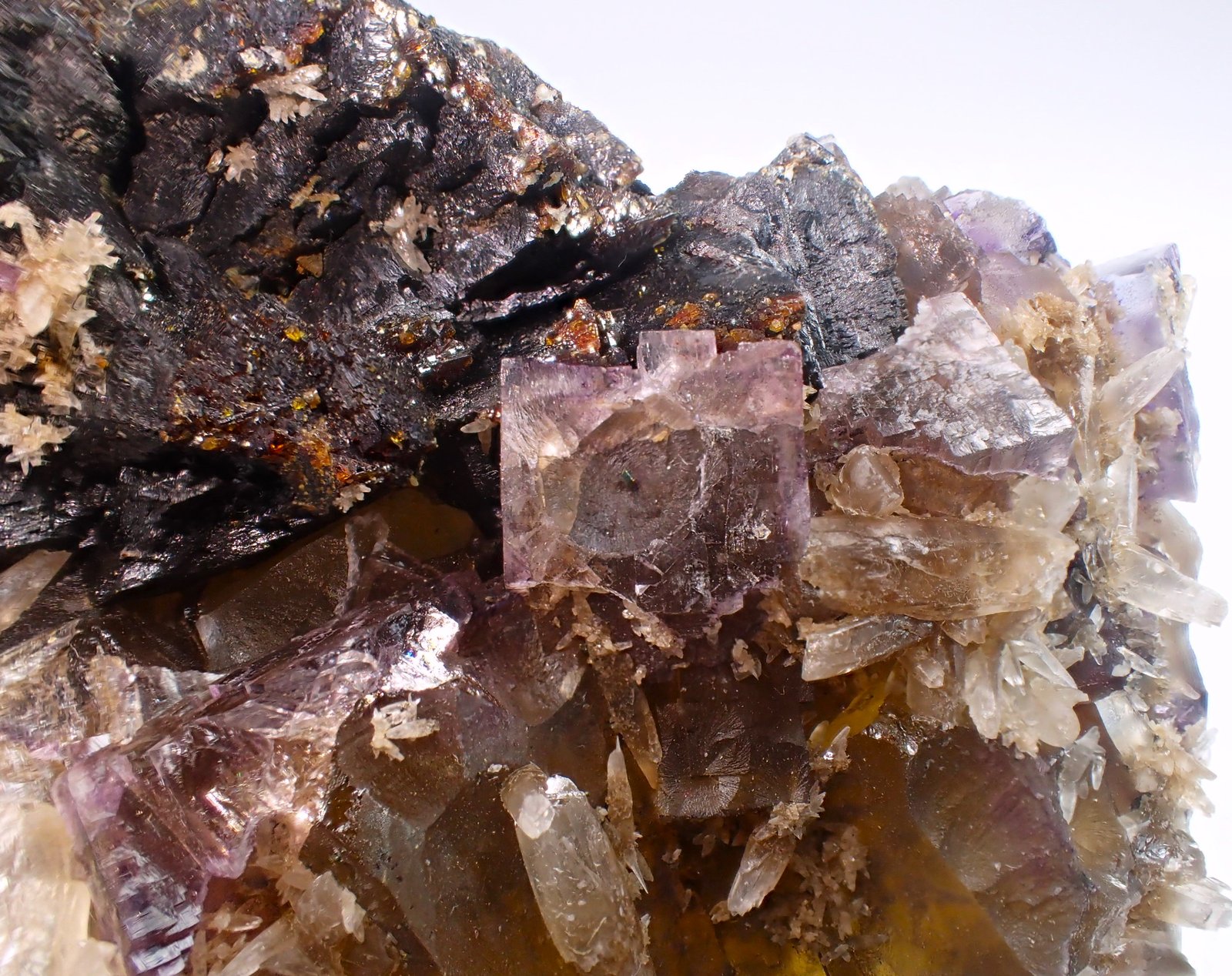 Fluorite, Calcite, Sphalerite
107 mm x 55 mm x 53 mm
(Autor: Don Lum)