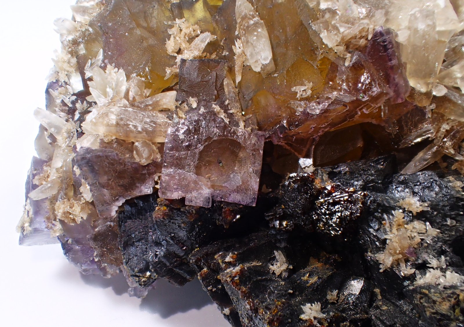 Fluorite, Calcite, Sphalerite
107 mm x 55 mm x 53 mm
(Autor: Don Lum)