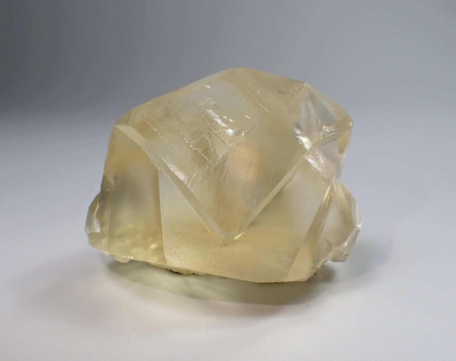 Calcite (Twinned)
43 mm x 37 mm x 33 mm
(Autor: Don Lum)
