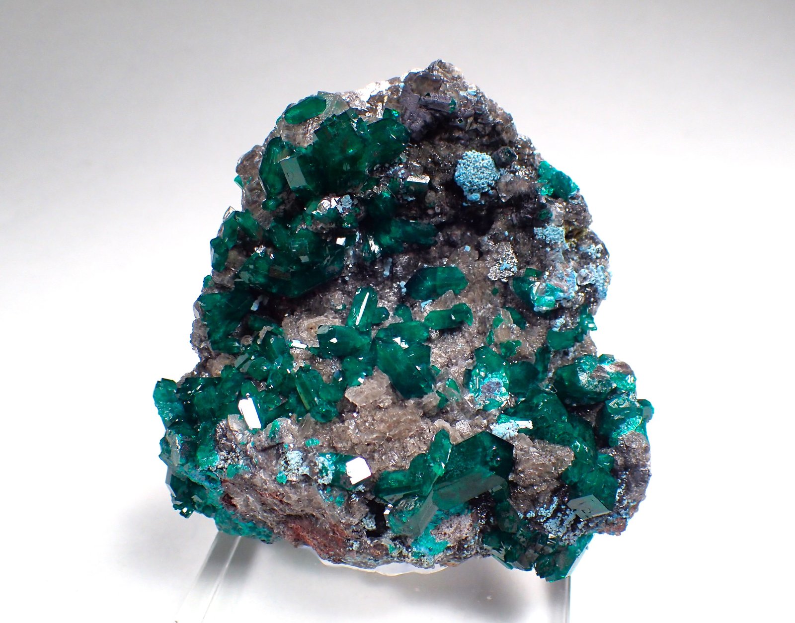 Dioptase, Plancheite, Calcite
80 mm x 67 mm x 60 mm
(Autor: Don Lum)