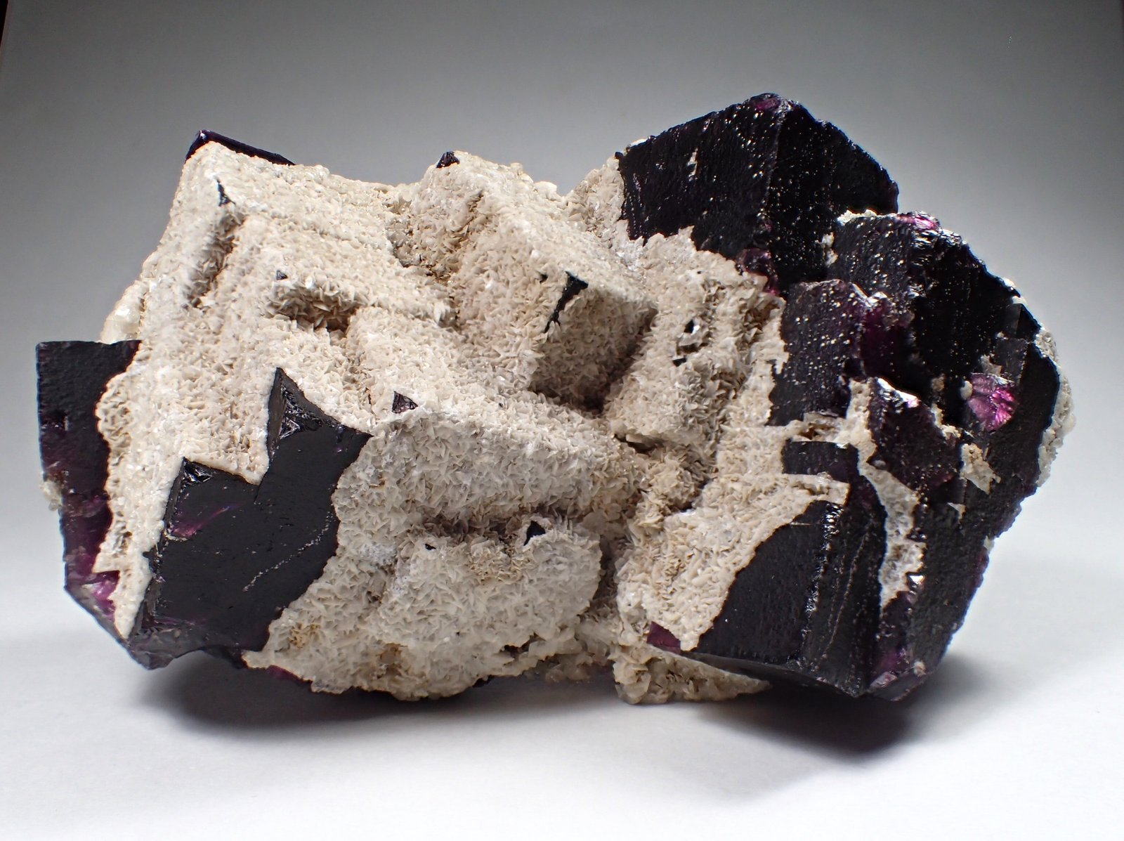 Fluorite, Baryte
147 mm x 90 mm x 86 mm
(Autor: Don Lum)