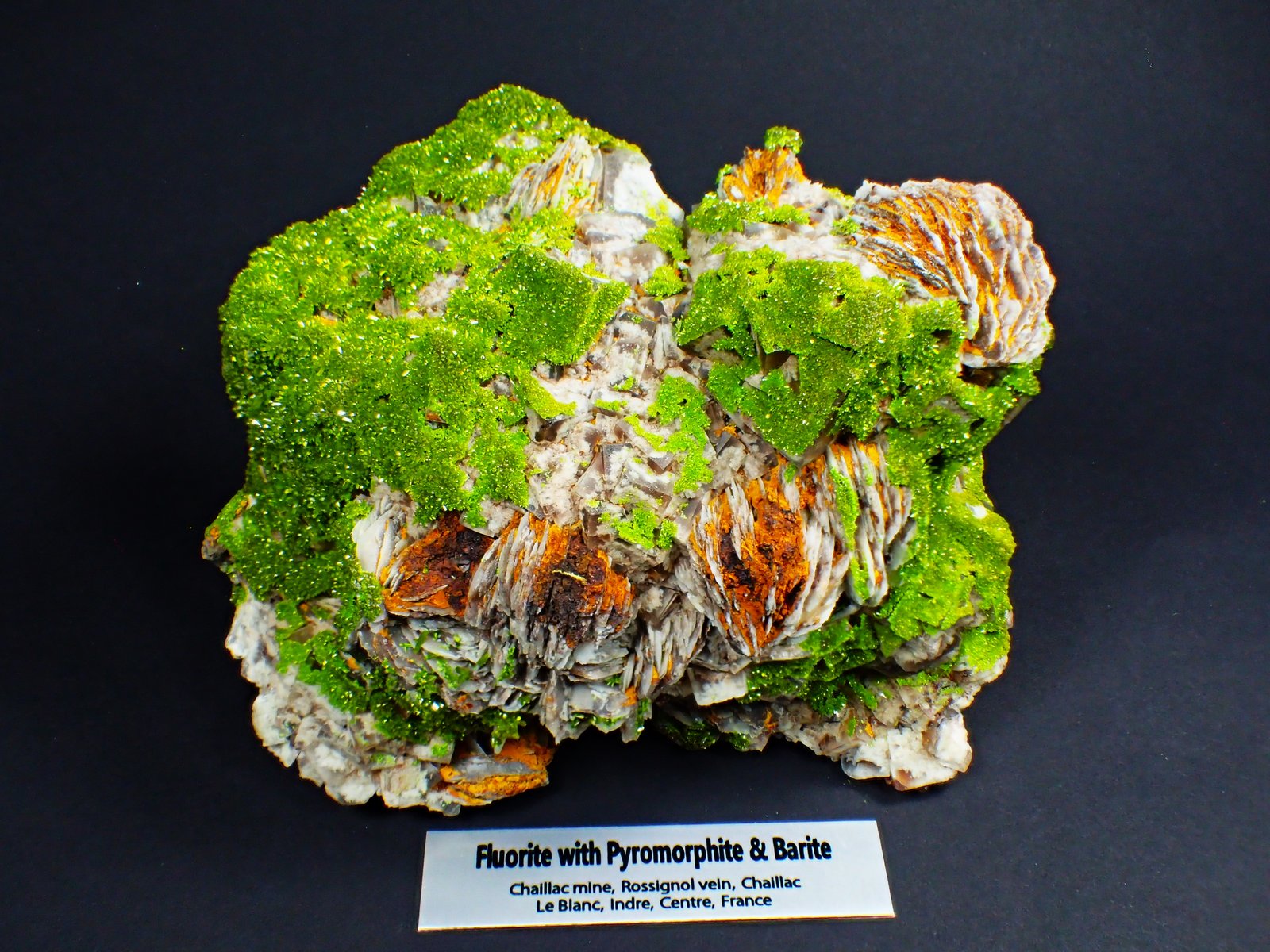 Pyromorphite on Fluorite, Baryte
155 mm x 96 mm x 75 mm
(Autor: Don Lum)