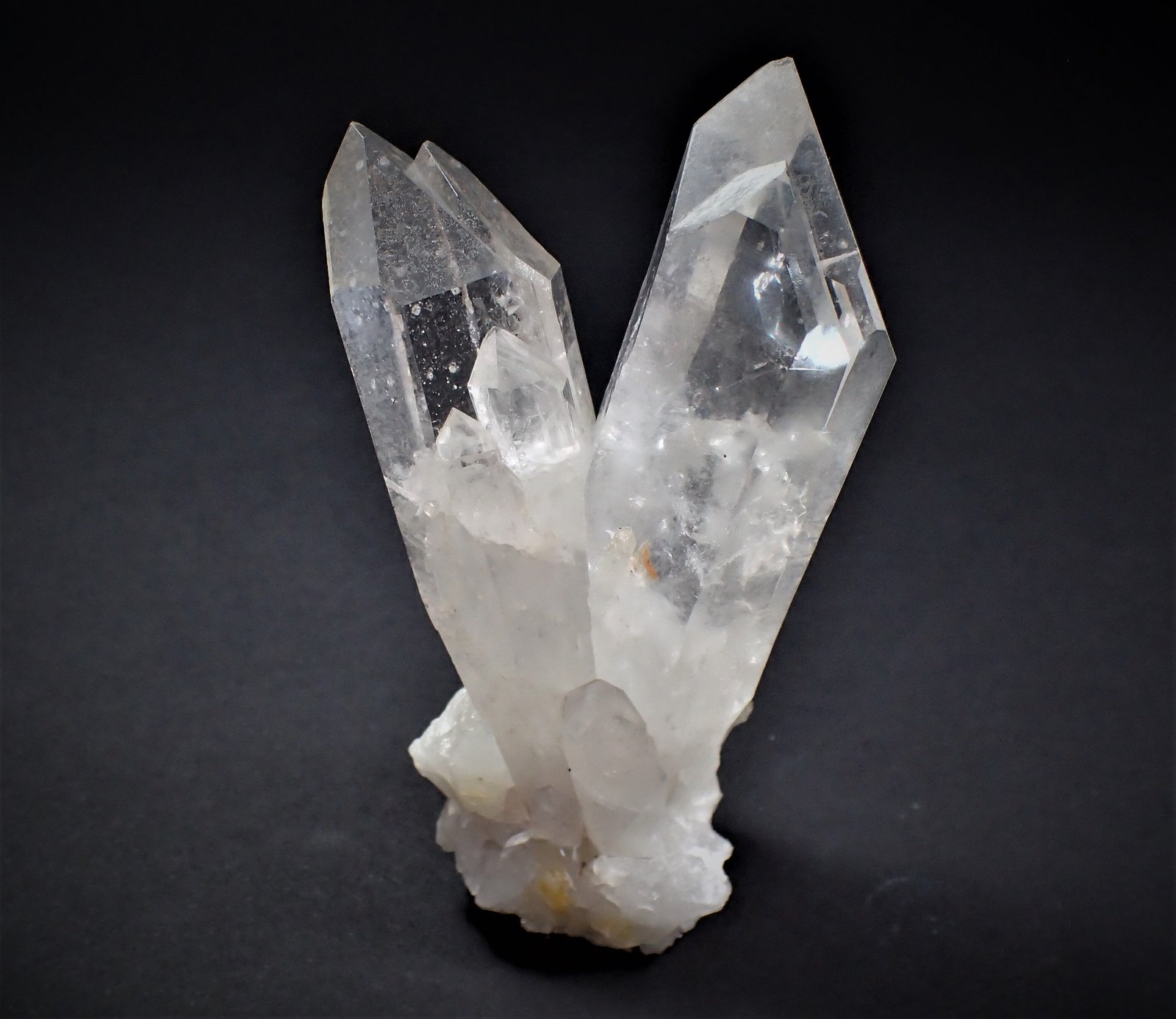 Quartz (variety Dauphine twinning, variety faden)
95 mm x 54 mm x 28 mm
(Autor: Don Lum)