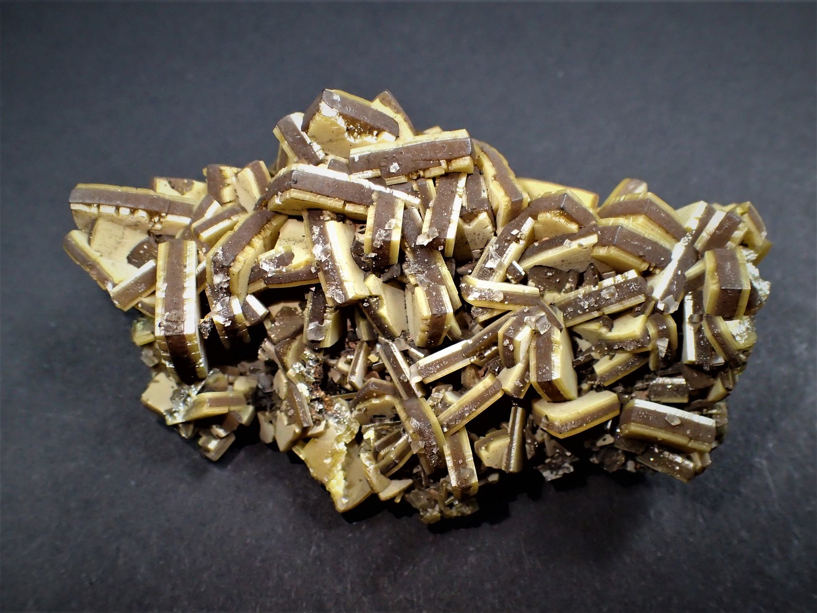 Wulfenite
68 mm x 43 mm x 28 mm
(Autor: Don Lum)