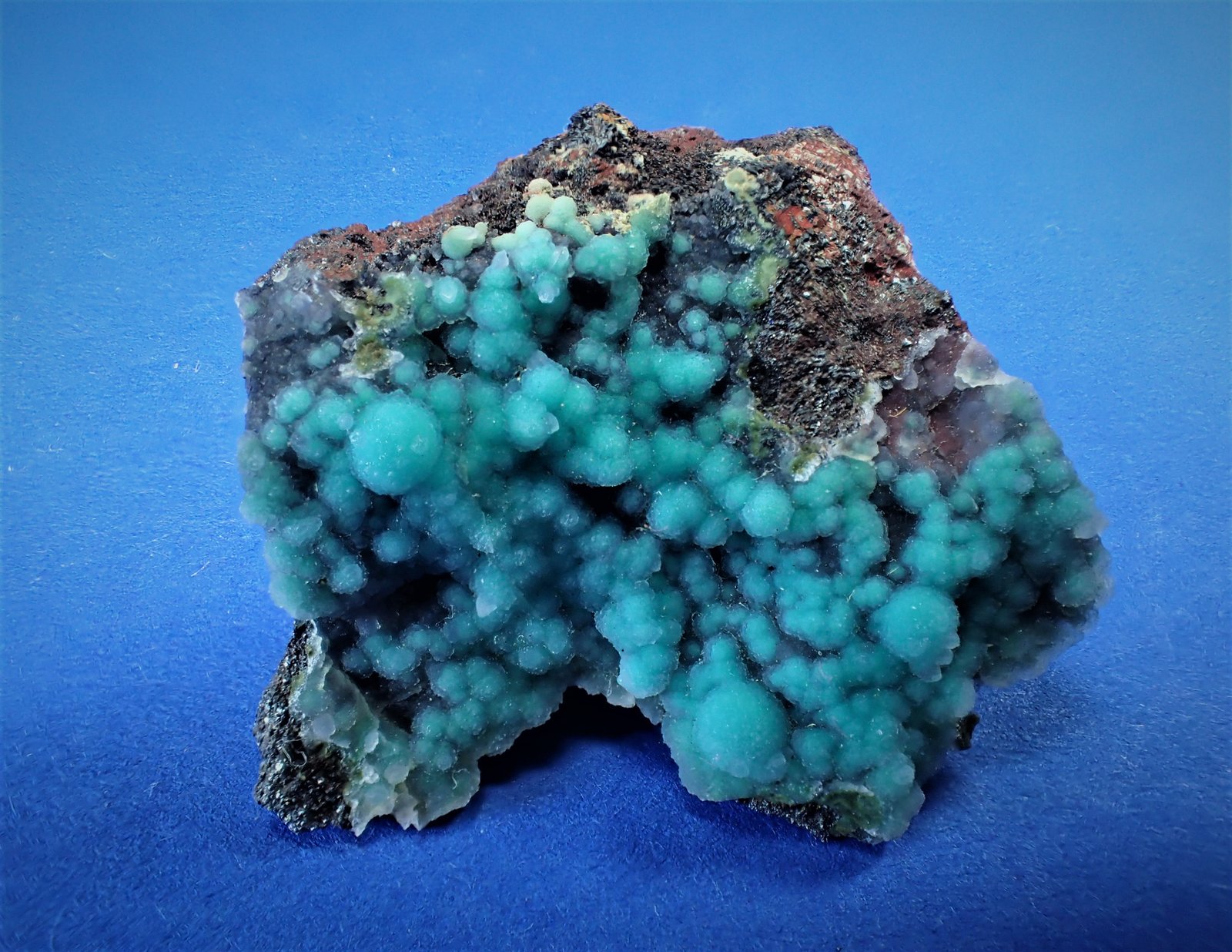 Chrysocolla, Quartz
26 mm x 22 mm x 14 mm
(Autor: Don Lum)