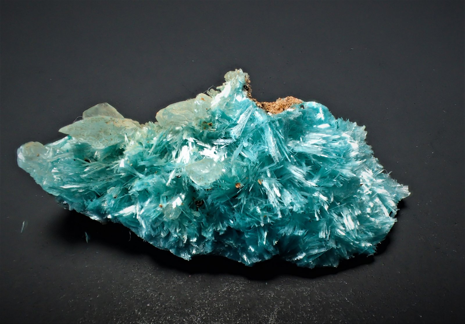 Aurichalcite
31 mm x 15 mm x 12 mm
(Autor: Don Lum)
