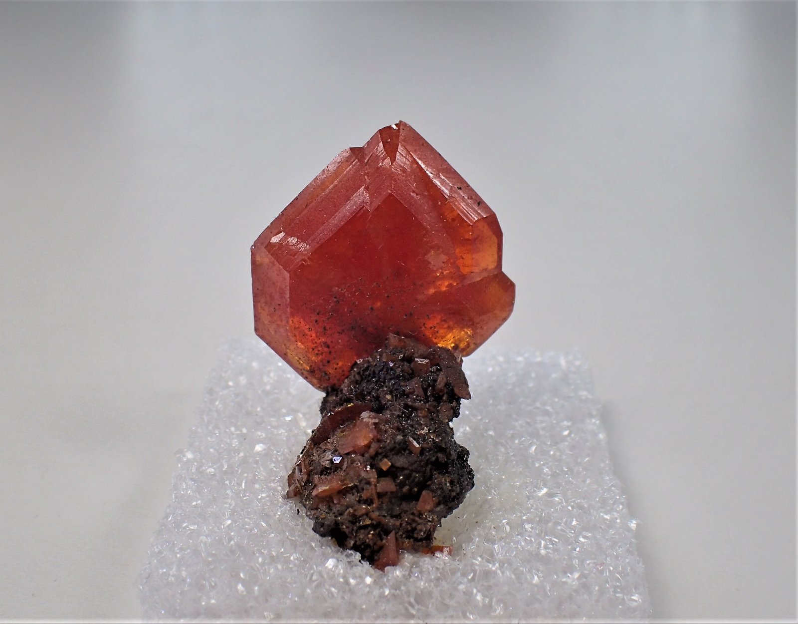 Wulfenite
24 mm x 21 mm x 11 mm
(Autor: Don Lum)