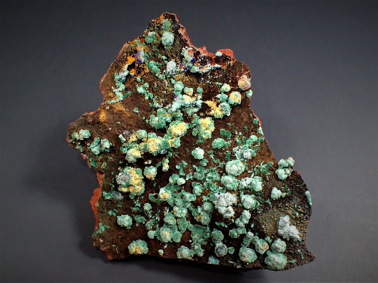 Malachite after Cuprite
70 mm x 55 mm x 20 mm
(Autor: Don Lum)