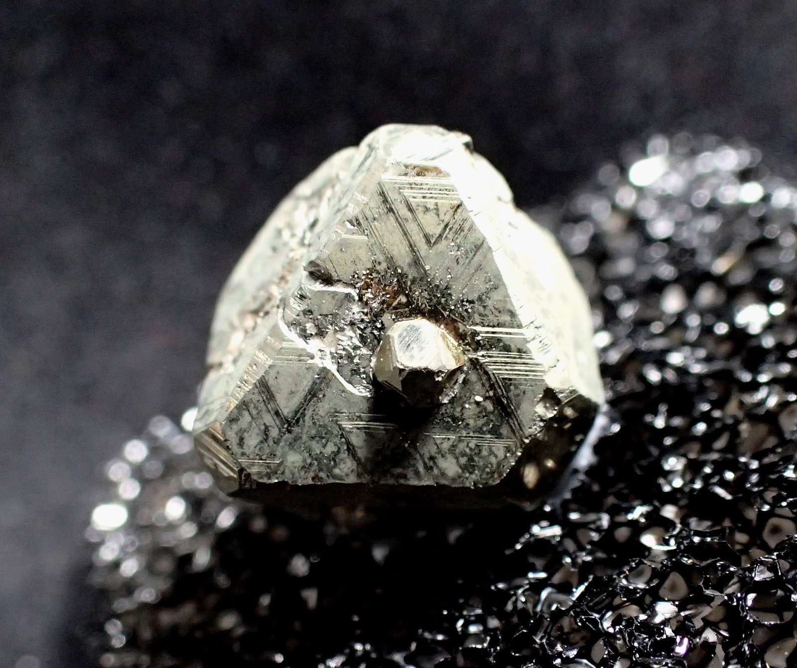 Pyrite
14 mm x 12 mm x 12 mm
(Autor: Don Lum)