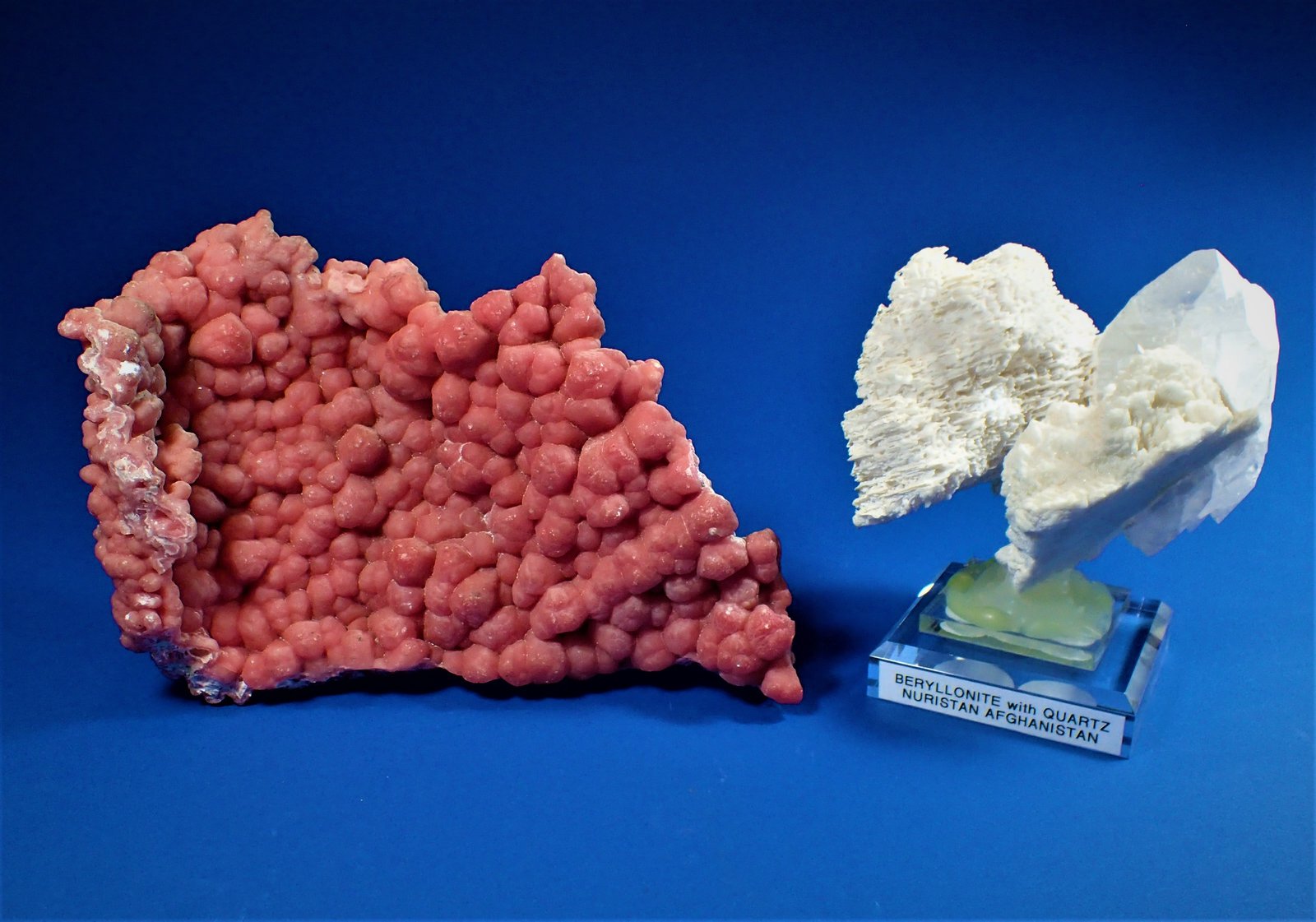 Rhodochrosite, Beryllonite, Quartz
(Autor: Don Lum)