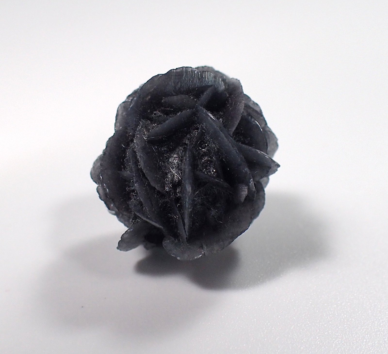Calcite, Boulangerite
16 mm x 16 mm x 16 mm
(Autor: Don Lum)