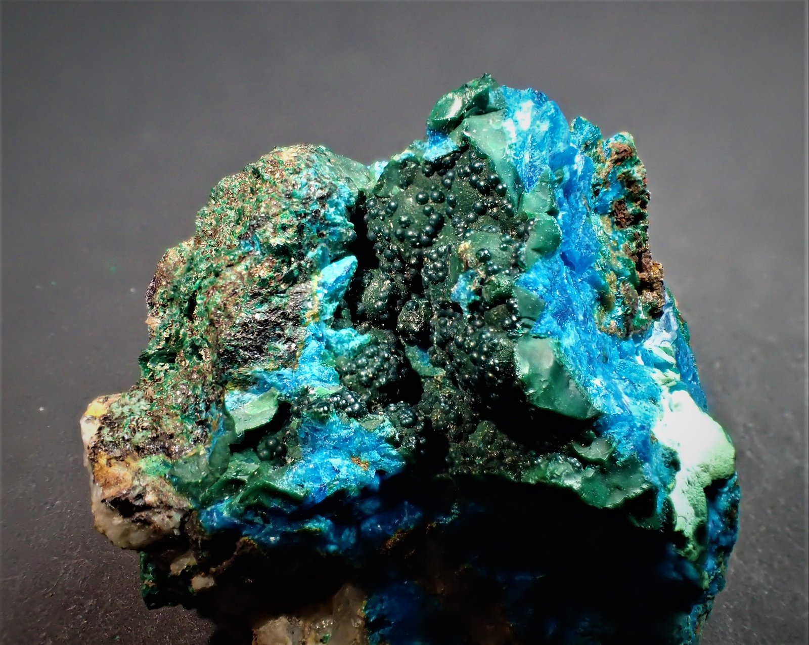Liroconite, Clinoclase
41 mm x 39 mm x  25 mm
(Autor: Don Lum)