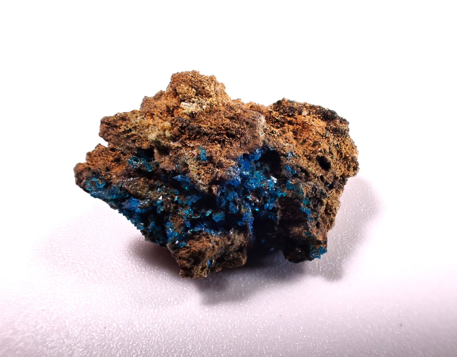 Liroconite
19 mm x 9 mm x 9 mm
(Autor: Don Lum)
