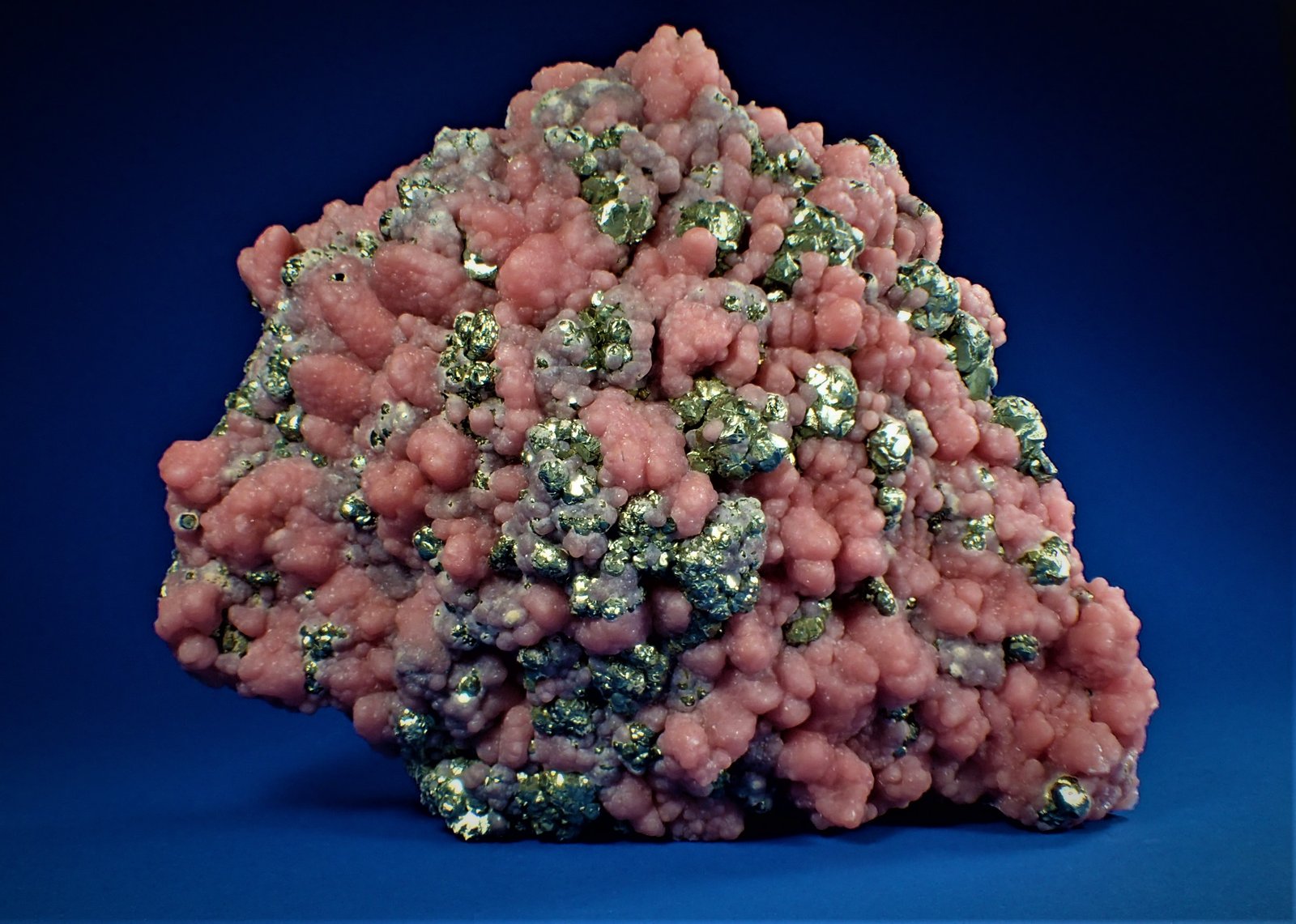 Rhodochrosite, Pyrite, Quartz
21 cm x 16.5 cm x 8 cm
(Autor: Don Lum)