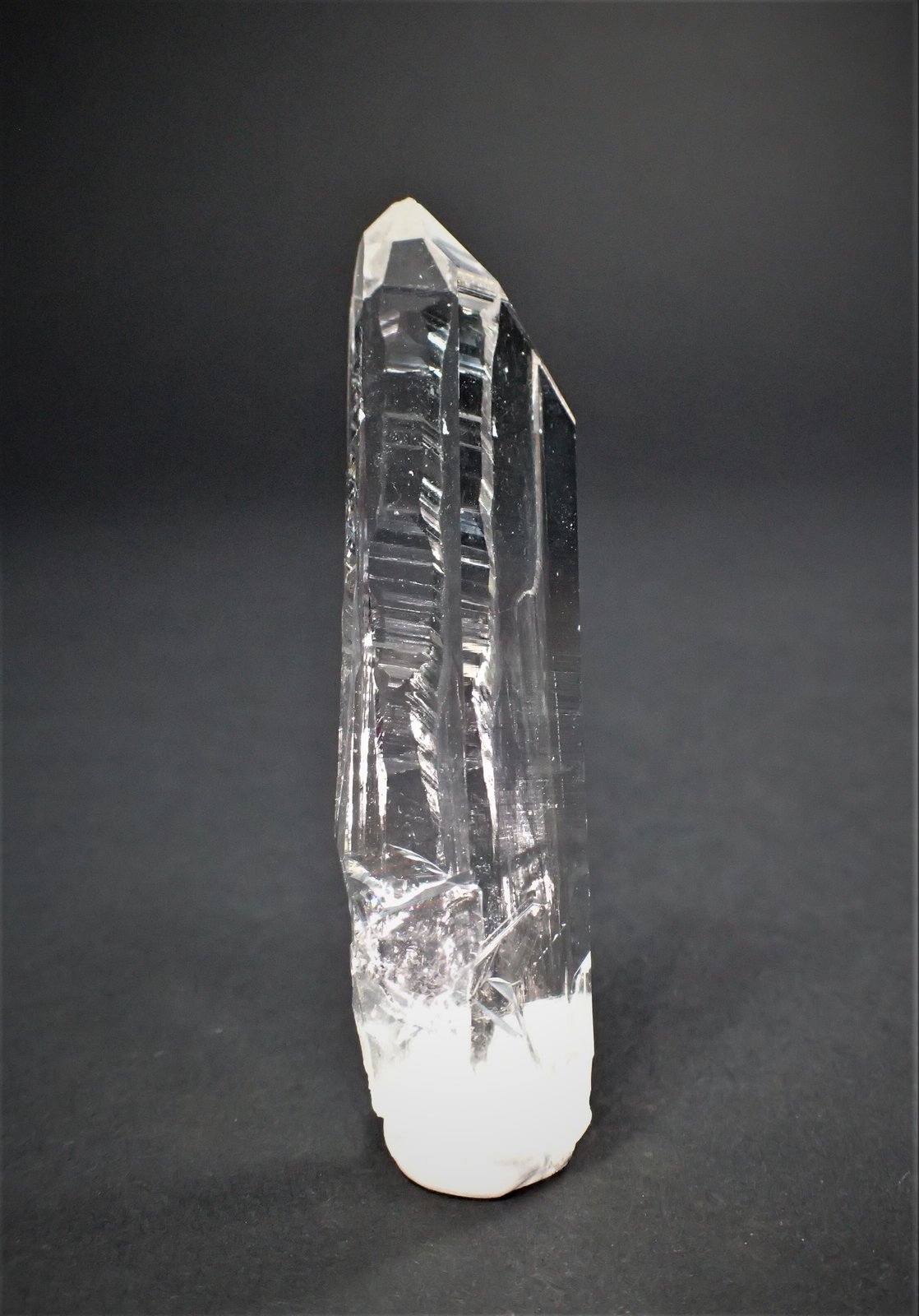 Quartz
62 mm x 15 mm x 10 mm
(Autor: Don Lum)