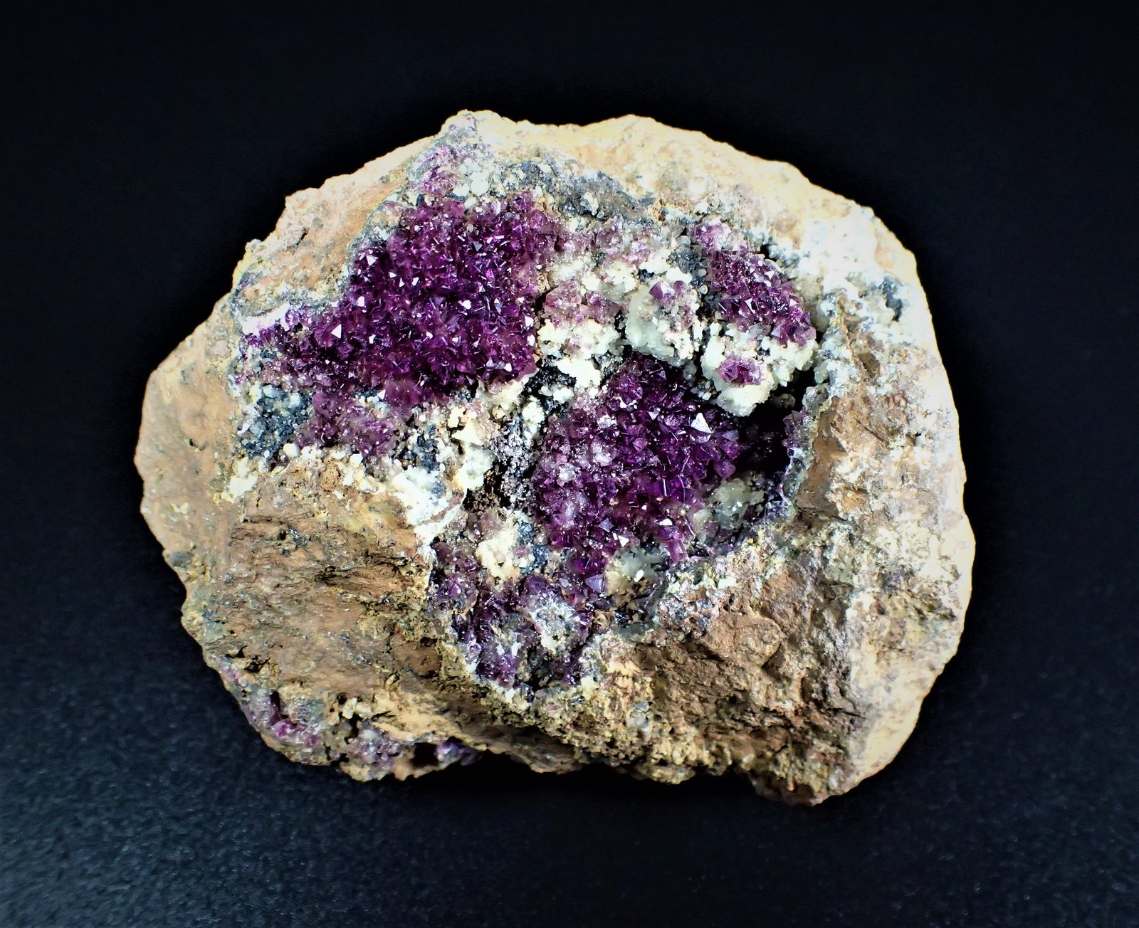 Adamite (variety manganoan)
72 mm x 59 mm x 40 mm
(Autor: Don Lum)