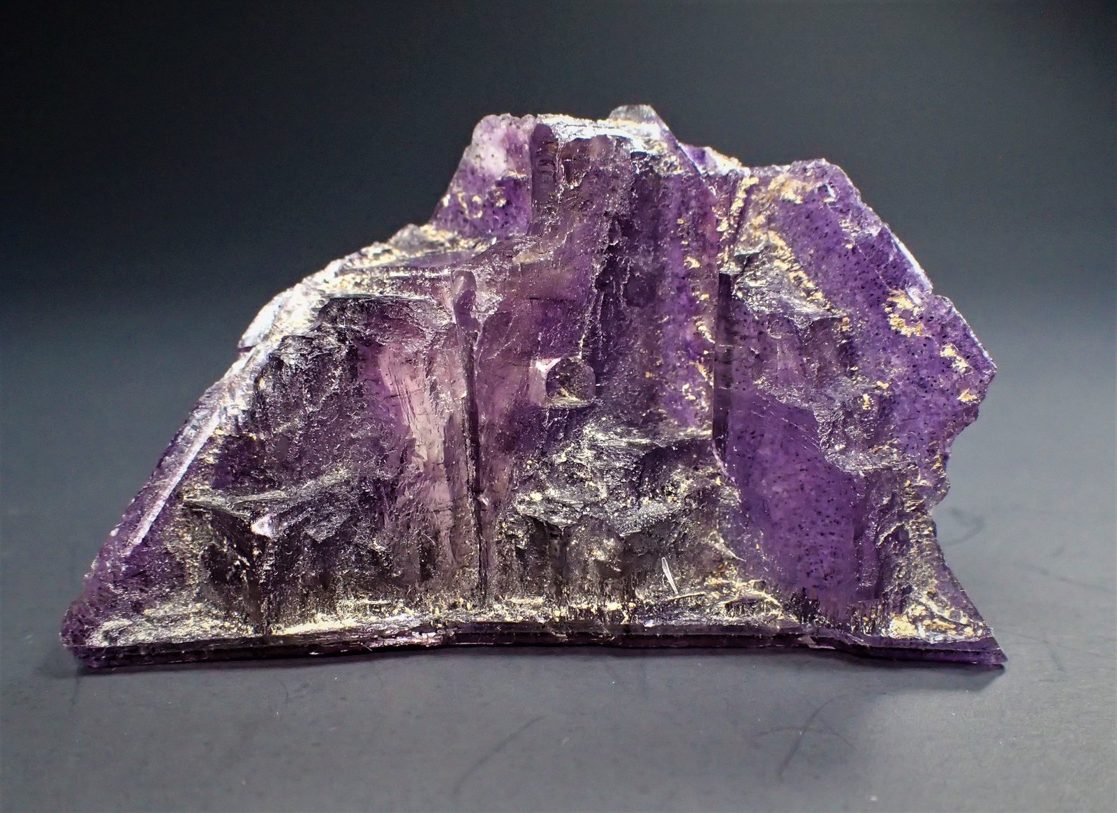 Fluorite, Calcite
57 mm x 19 mm x 33 mm
(Autor: Don Lum)