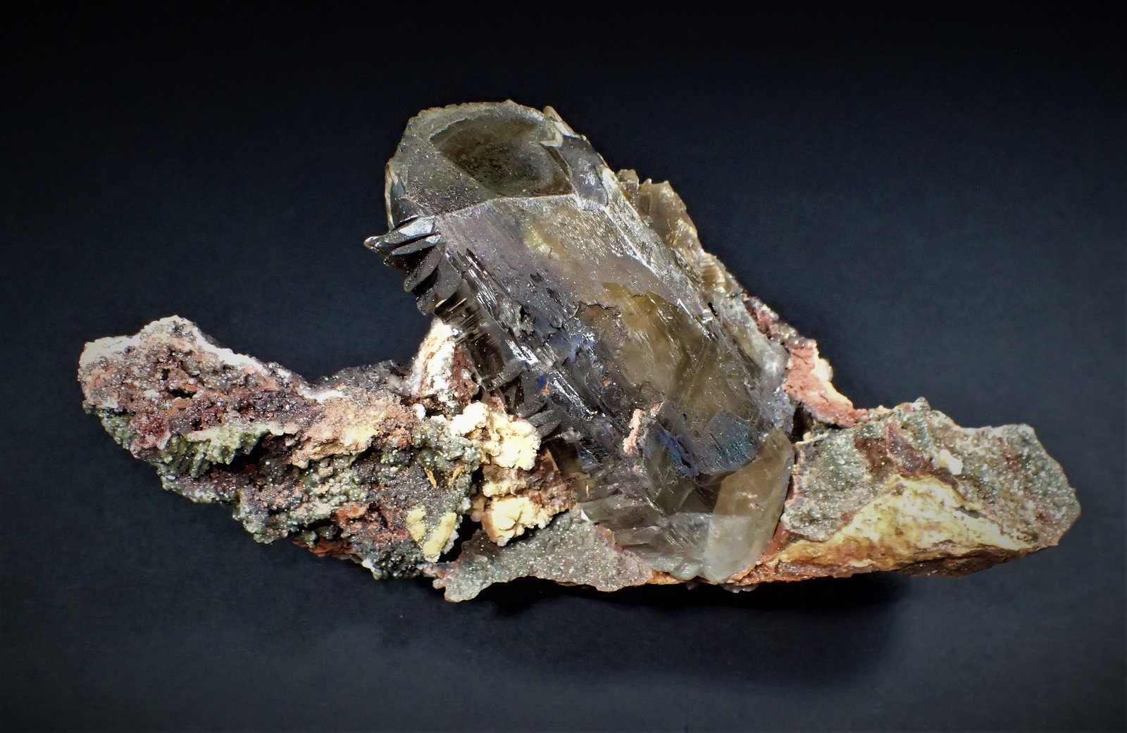 Cerussite (variety smoky cerussite)
140 mm x 70 mm x 60 mm
(Autor: Don Lum)