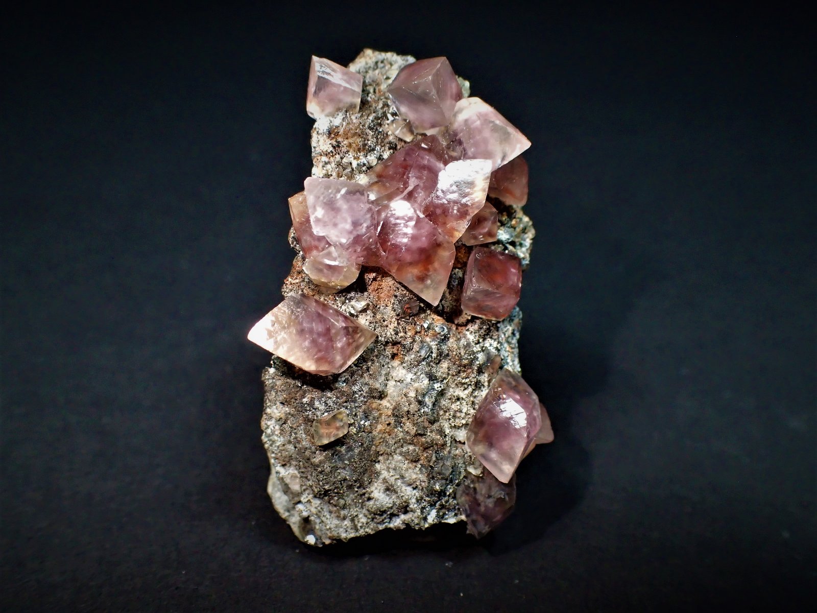 Smithsonite
38 mm x 23 mm x 11 mm
(Autor: Don Lum)