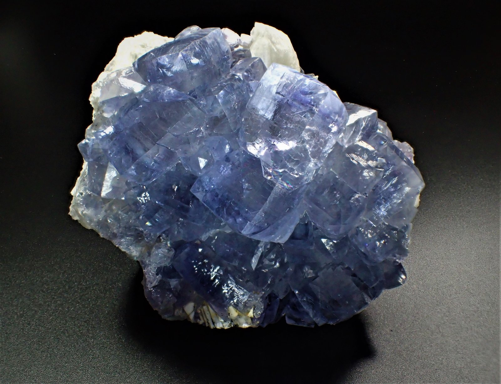 Fluorite, Baryte, Calcite
105 mm x 90 mm x 75 mm
(Autor: Don Lum)