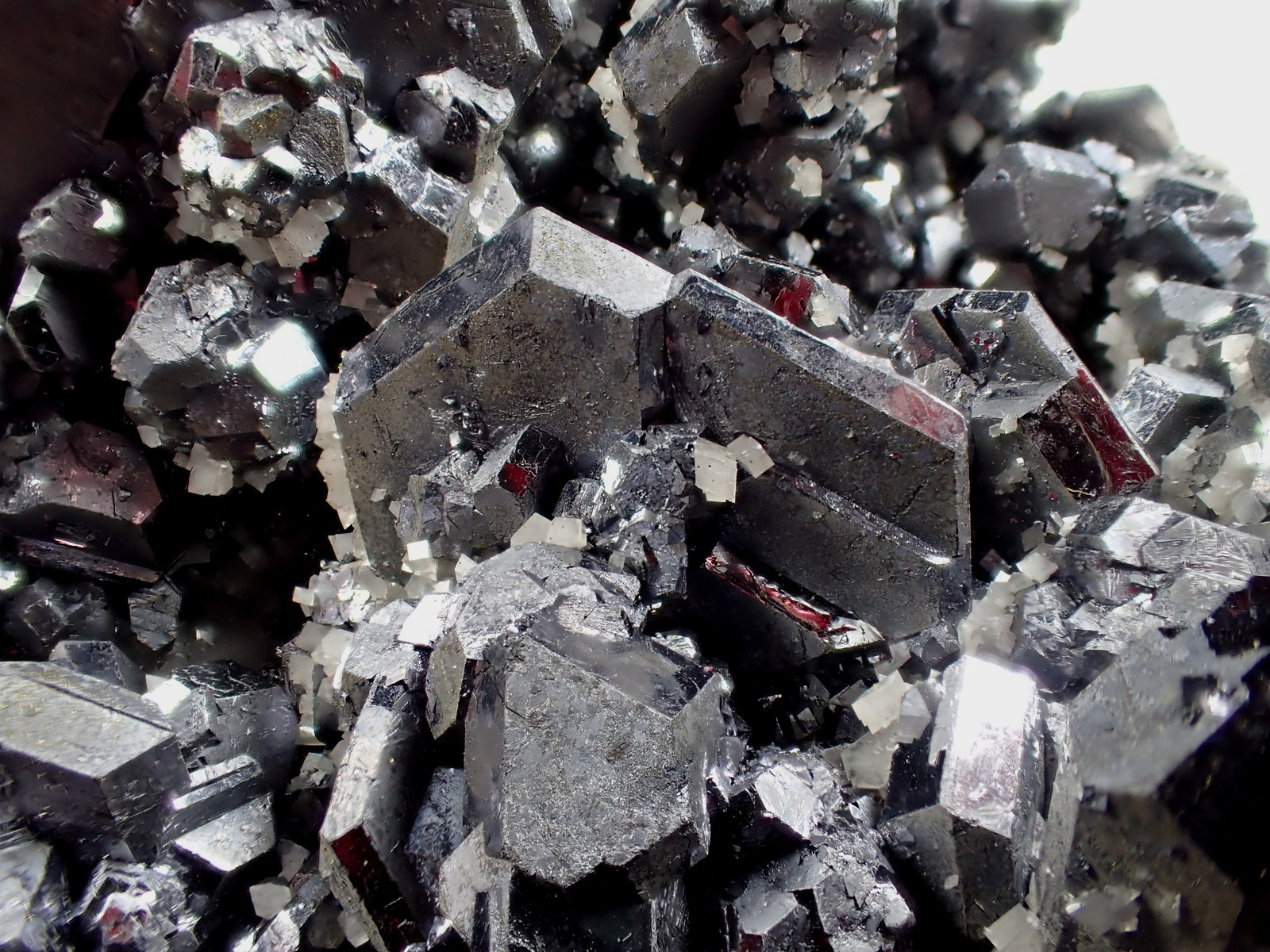 Galena, Dolomite
210 mm x 135 mm x 135 mm
(Autor: Don Lum)
