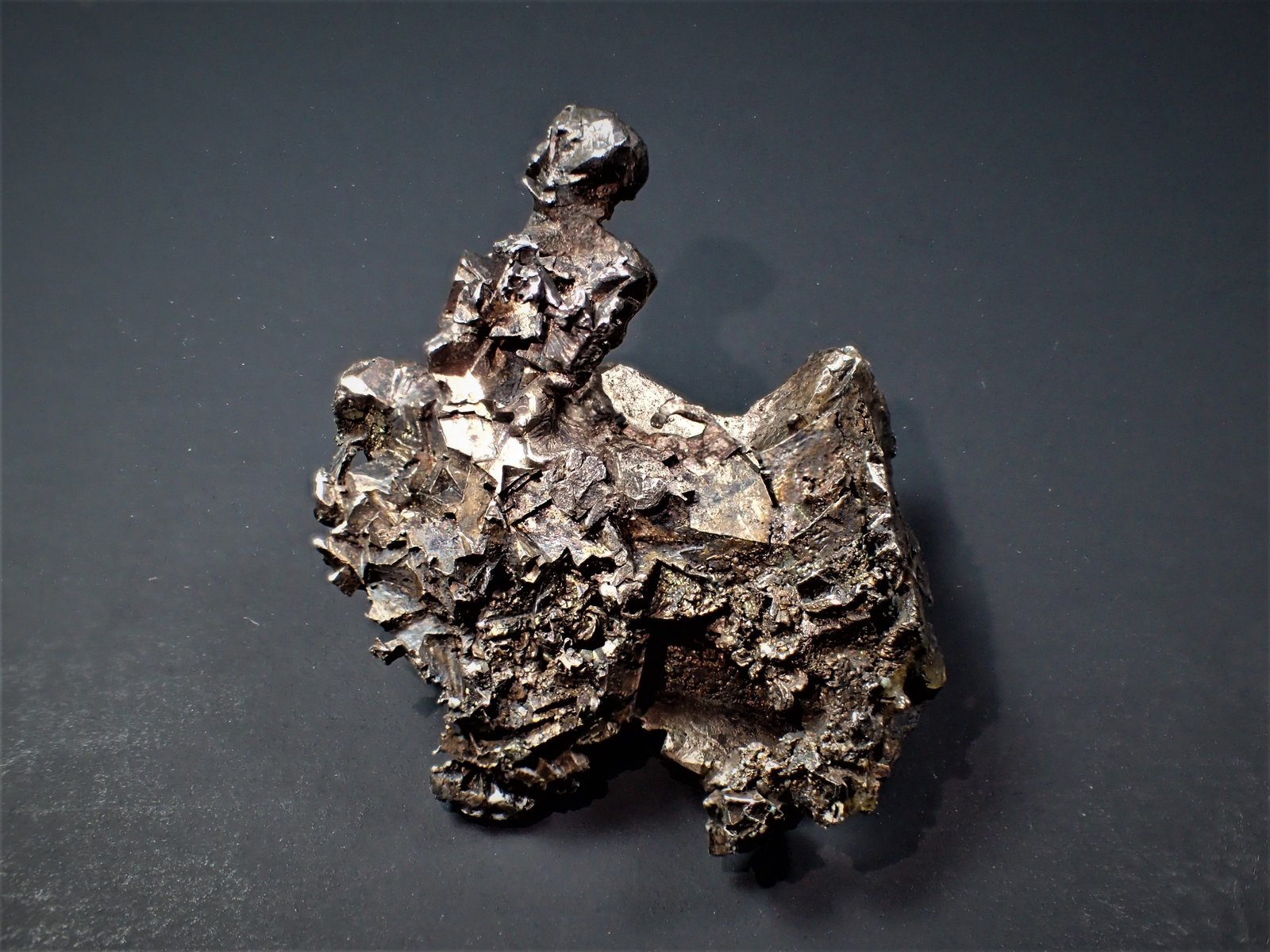 Silver
45 mm x 43 mm x 26 mm
(Autor: Don Lum)