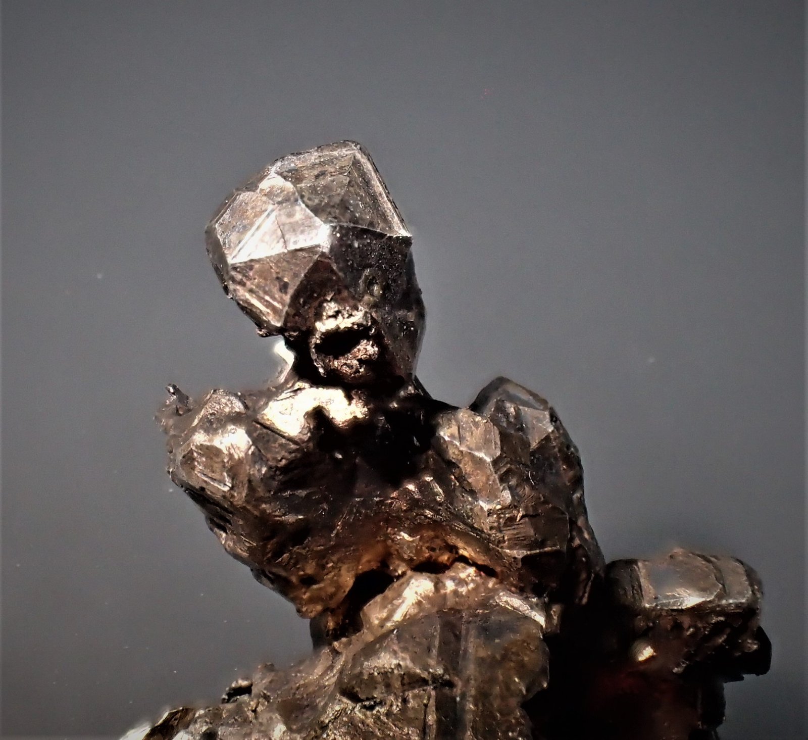 Silver
45 mm x 43 mm x 26 mm
(Autor: Don Lum)