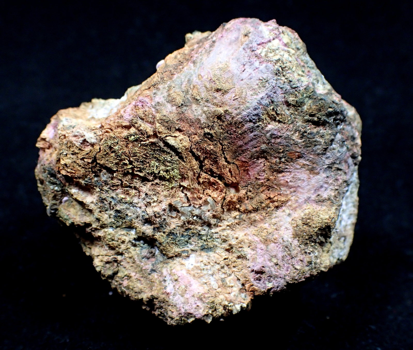 Gold (variety electrum), Erythrite
52mm x 50 mm x 36 mm
(Autor: Don Lum)