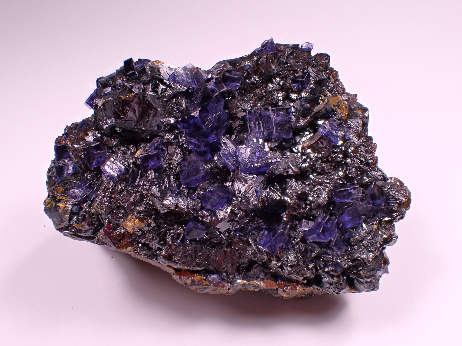 Fluorite, Sphalerite
110 mm x 72 mm x 65 mm
(Autor: Don Lum)