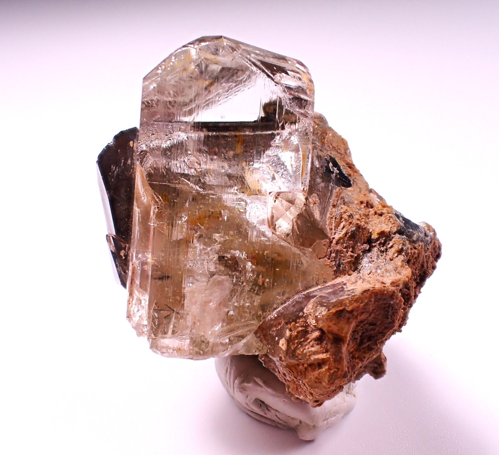 Topaz, Quartz (variety smoky quartz)
42 mm x 39 mm x 29 mm
(Autor: Don Lum)