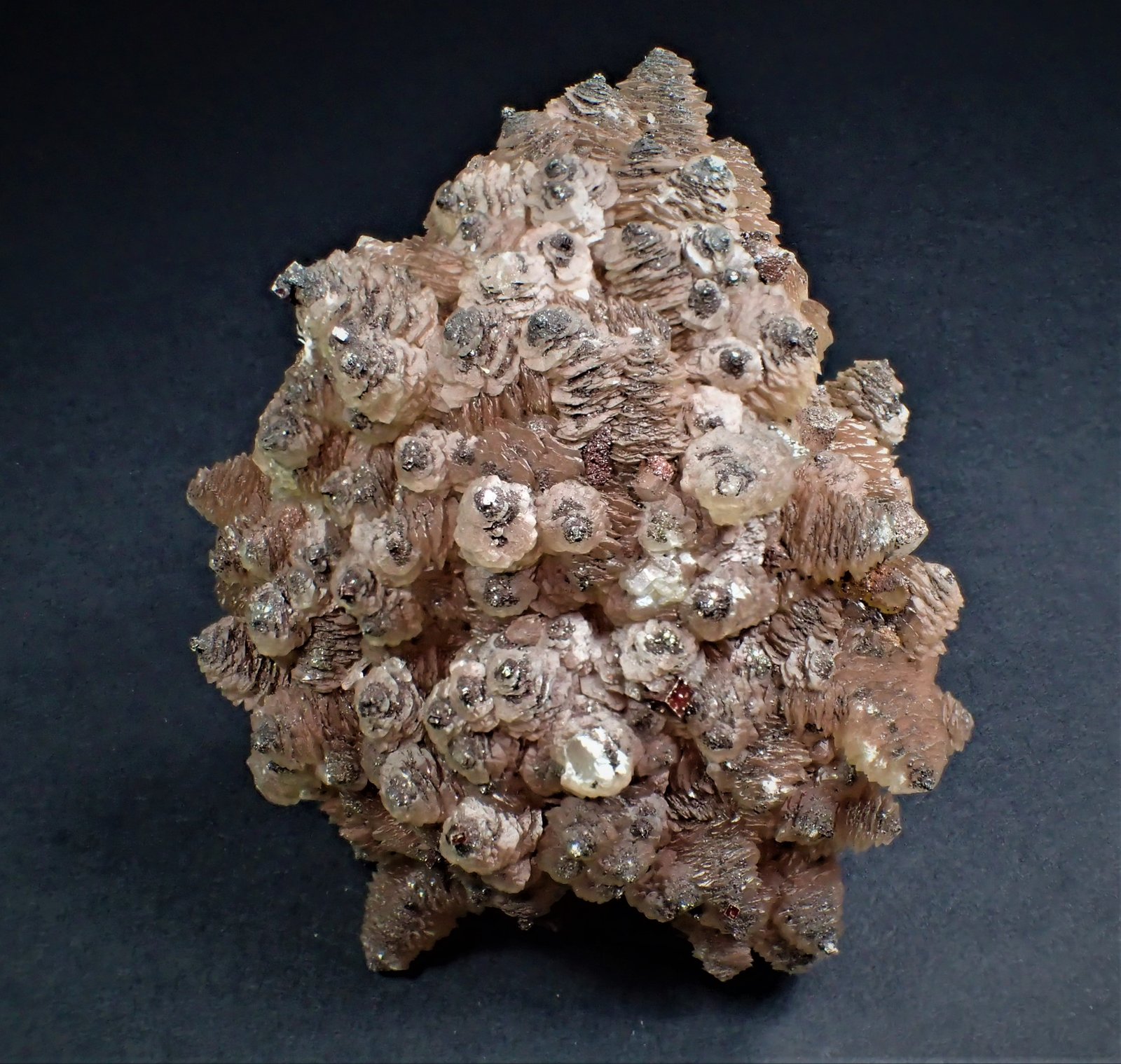 Calcite, Pyrite
90 mm x 70 mm x 57 mm
(Autor: Don Lum)